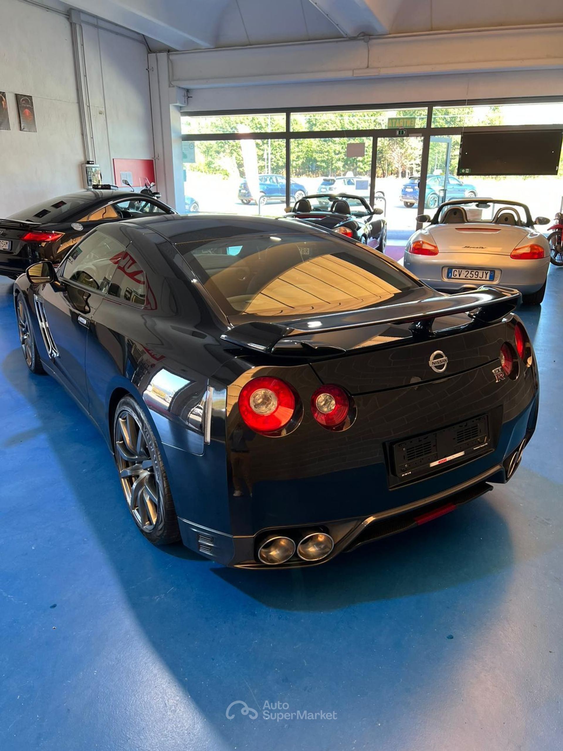 Nissan GT-R