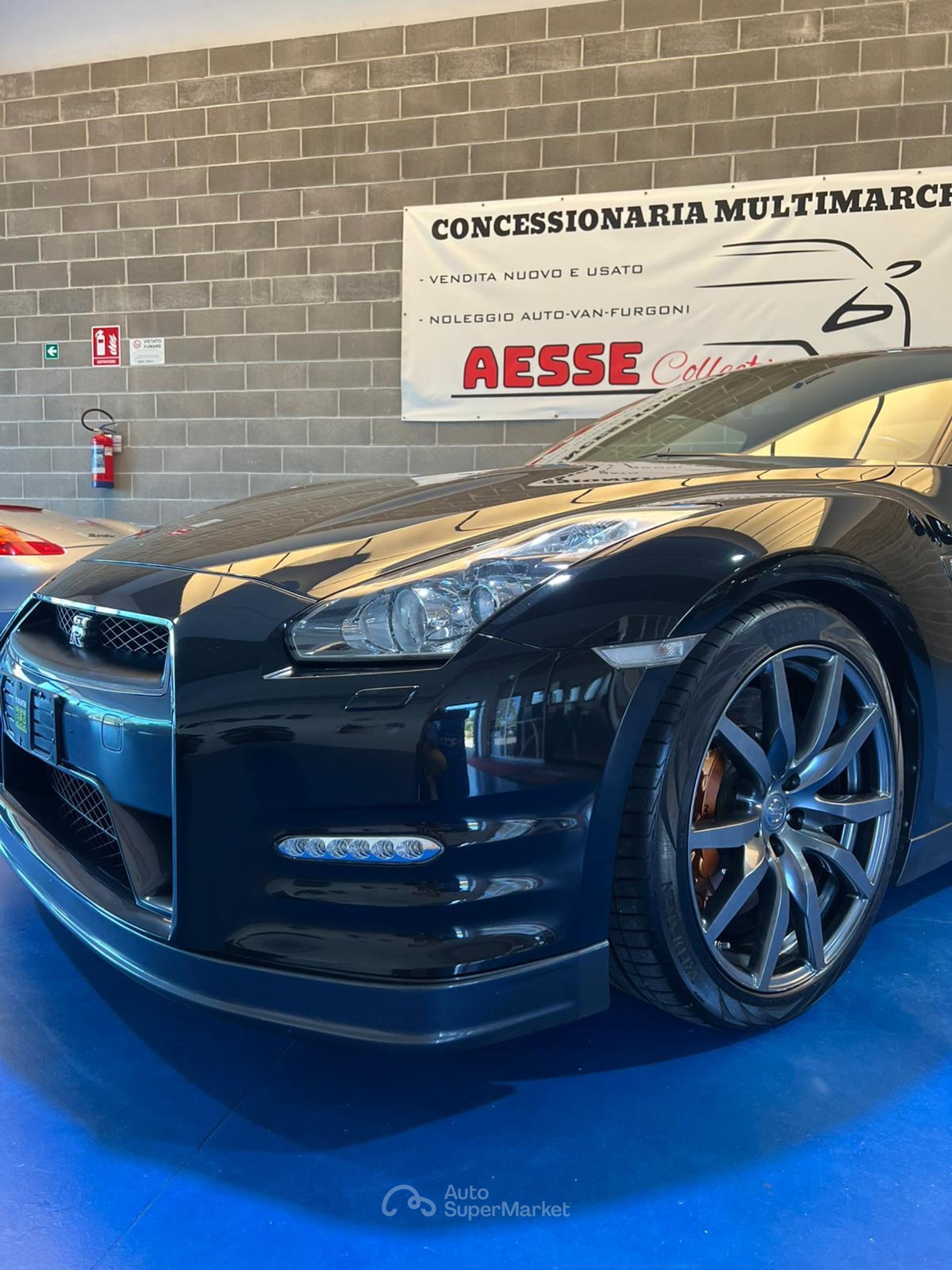Nissan GT-R