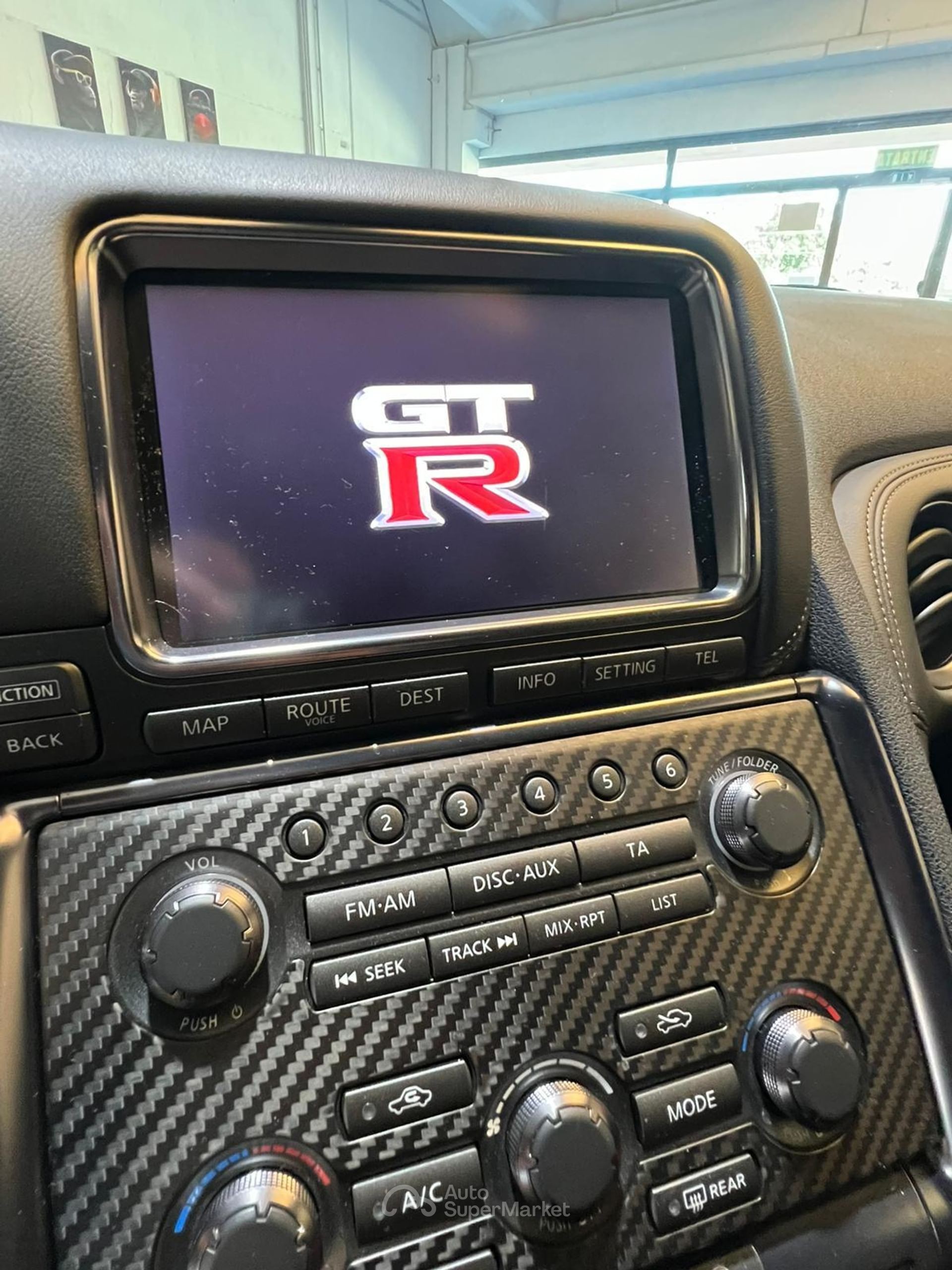 Nissan GT-R