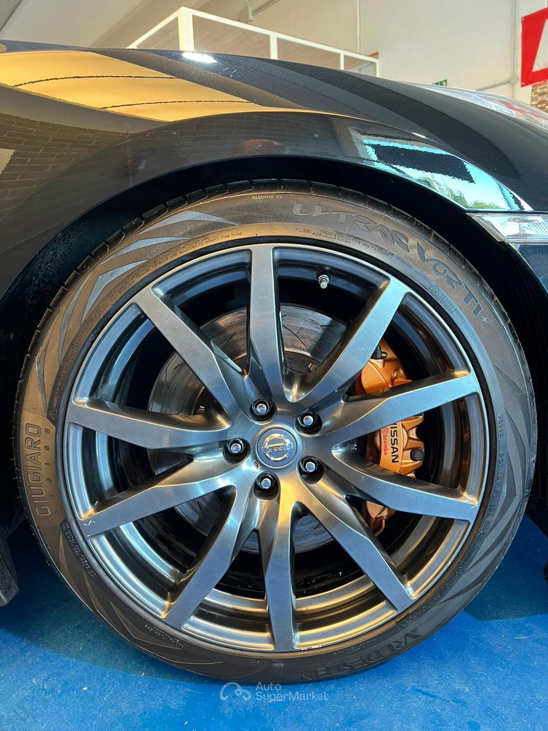 Nissan GT-R