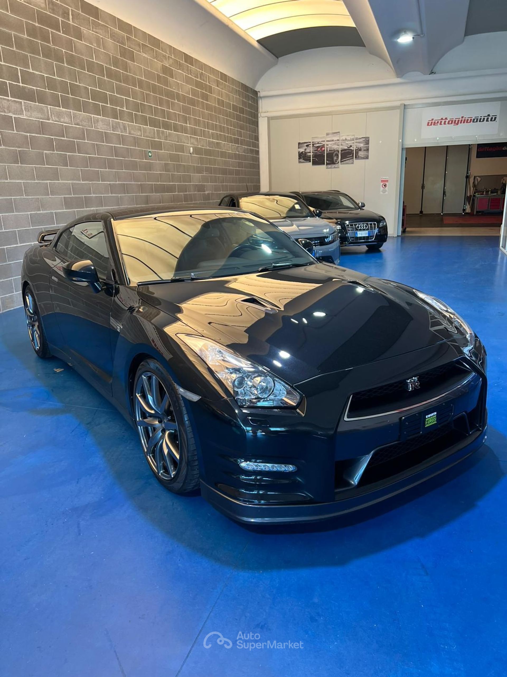 Nissan GT-R