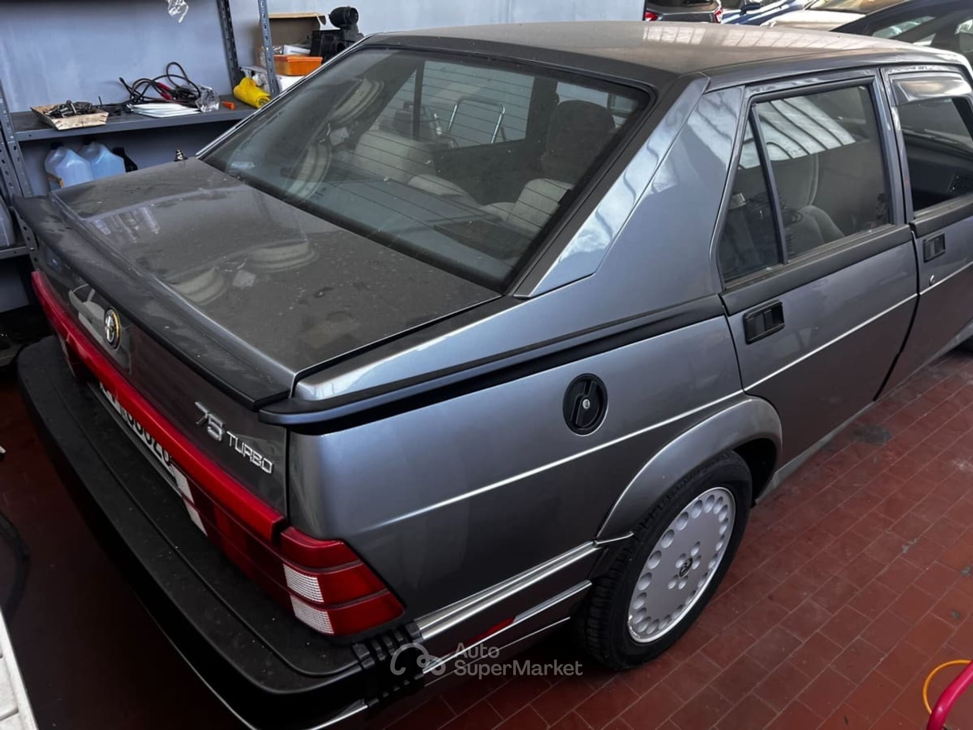Alfa Romeo 75