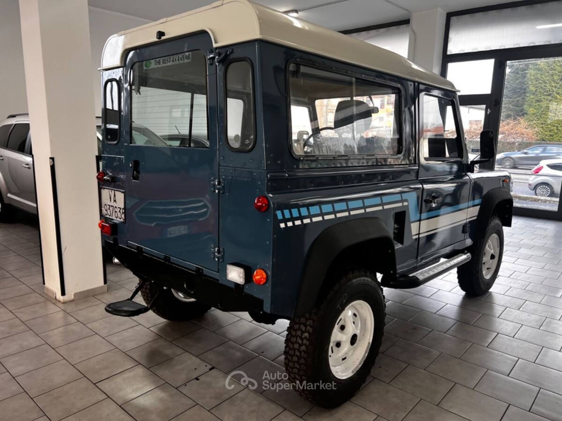 Land Rover Defender