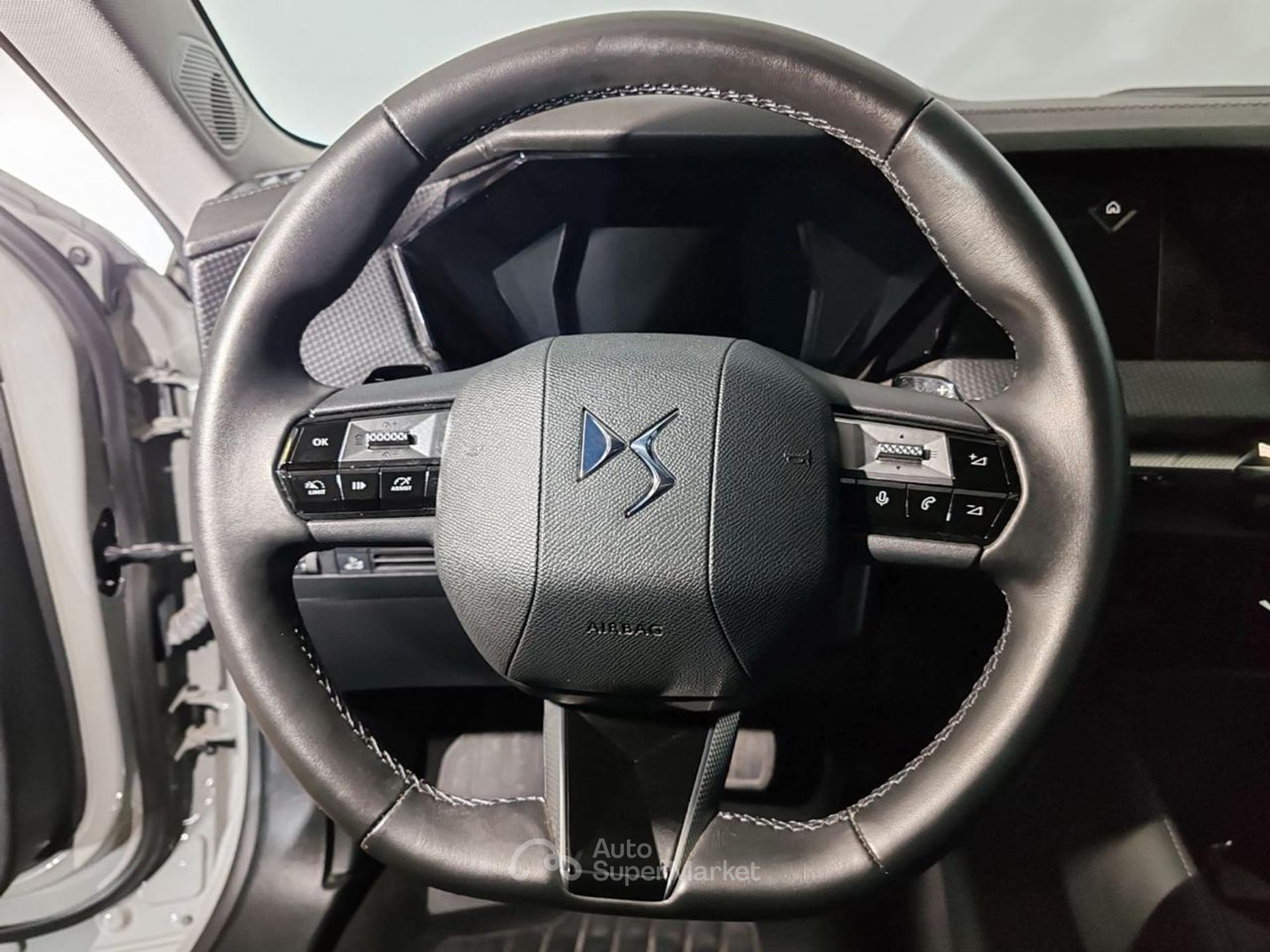 DS Automobiles DS 4
