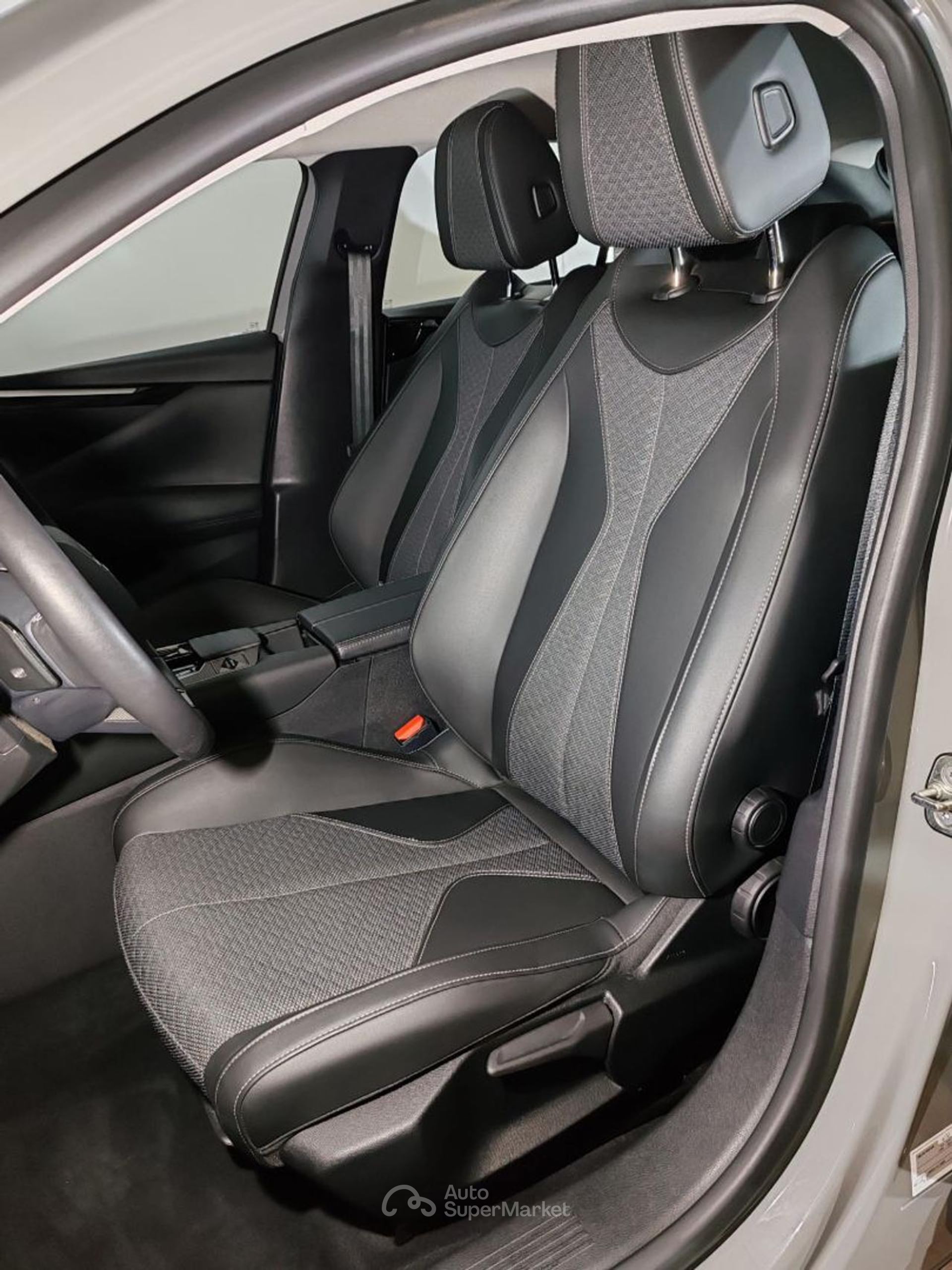 DS Automobiles DS 4