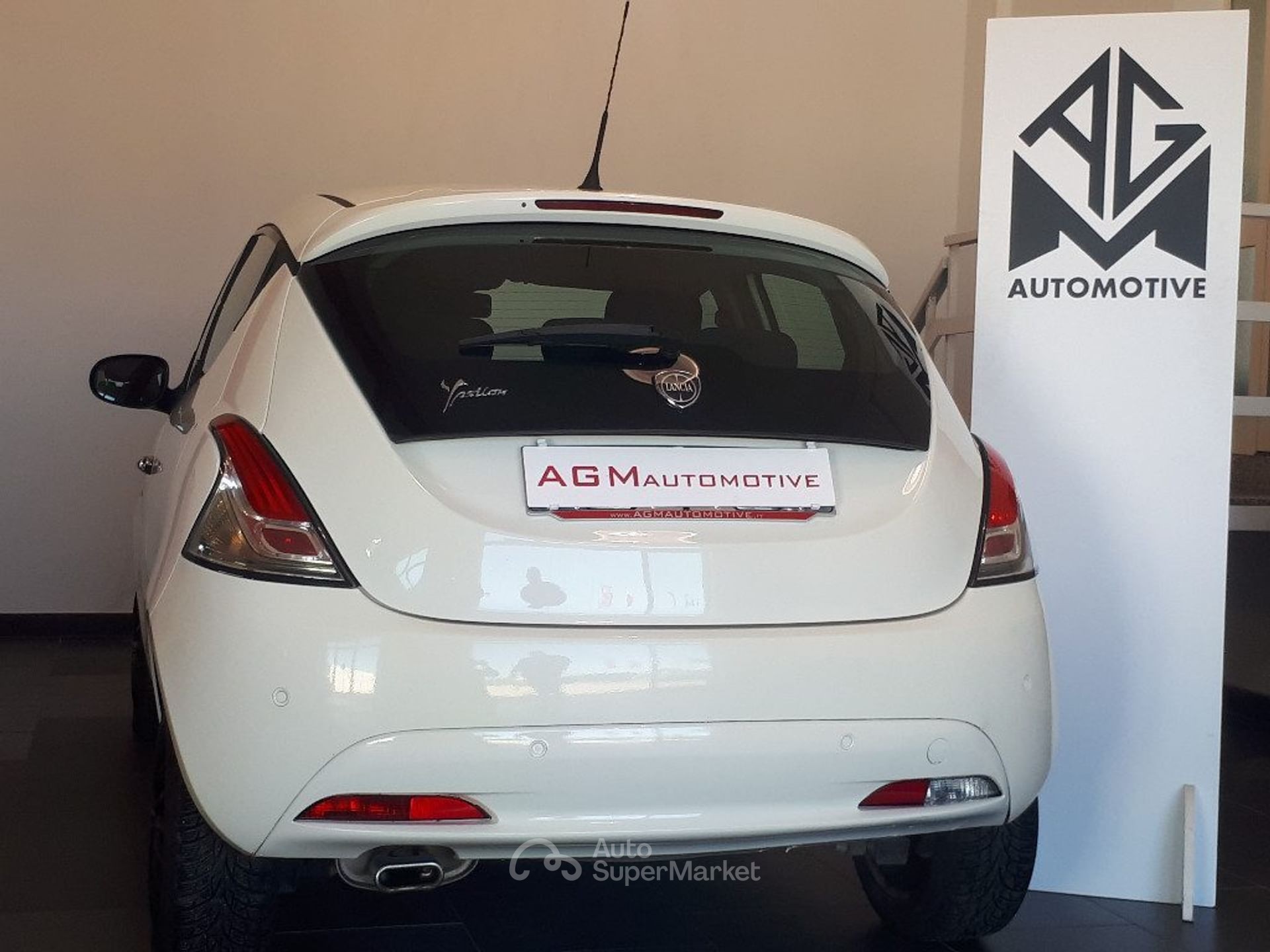 Lancia Ypsilon
