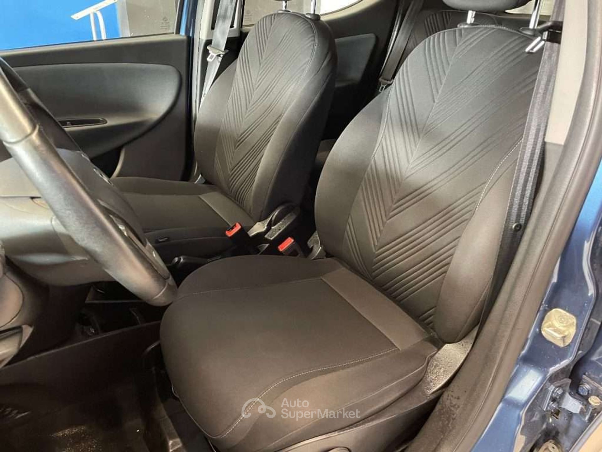 Lancia Ypsilon