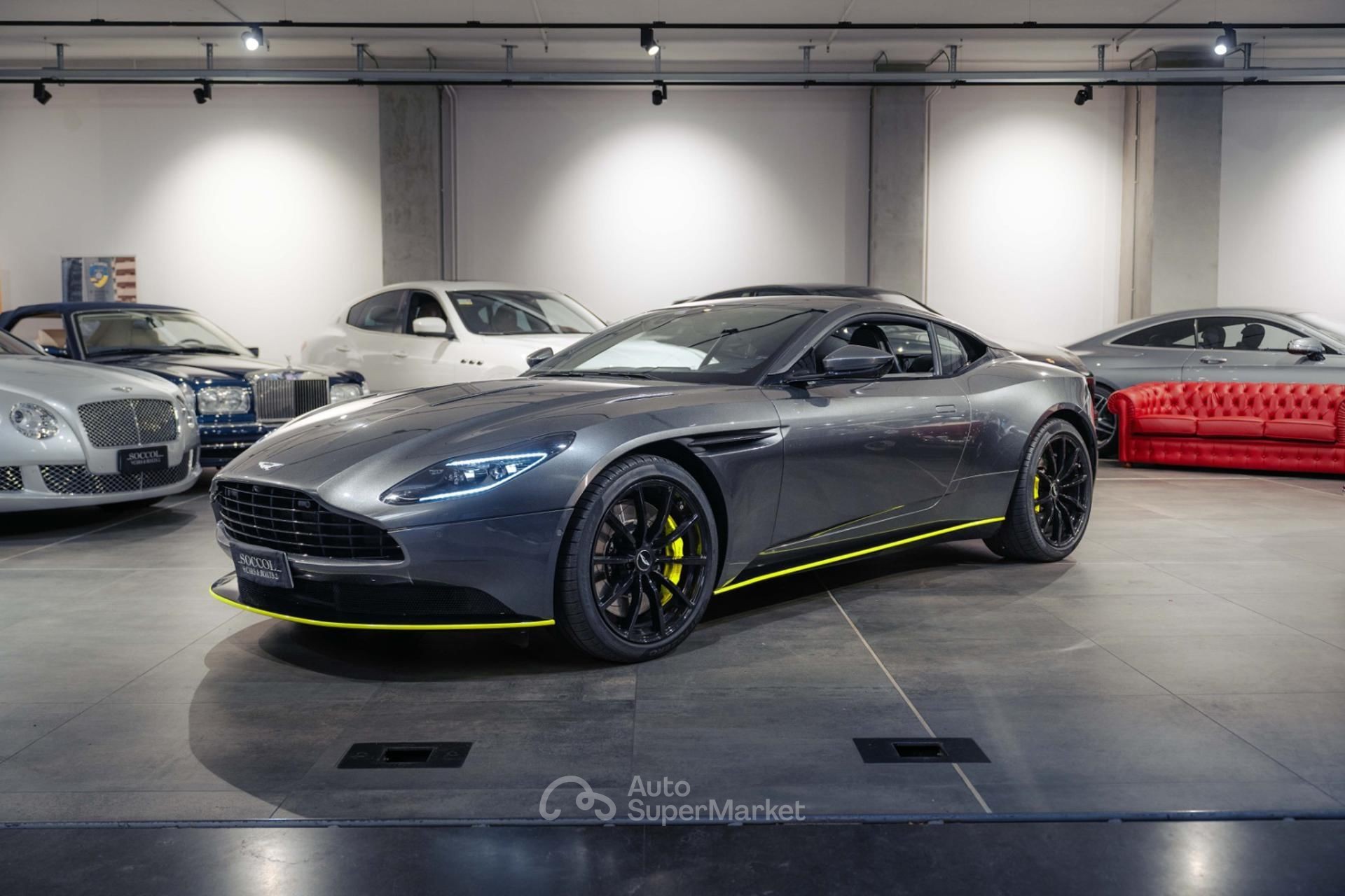 Aston Martin DB11
