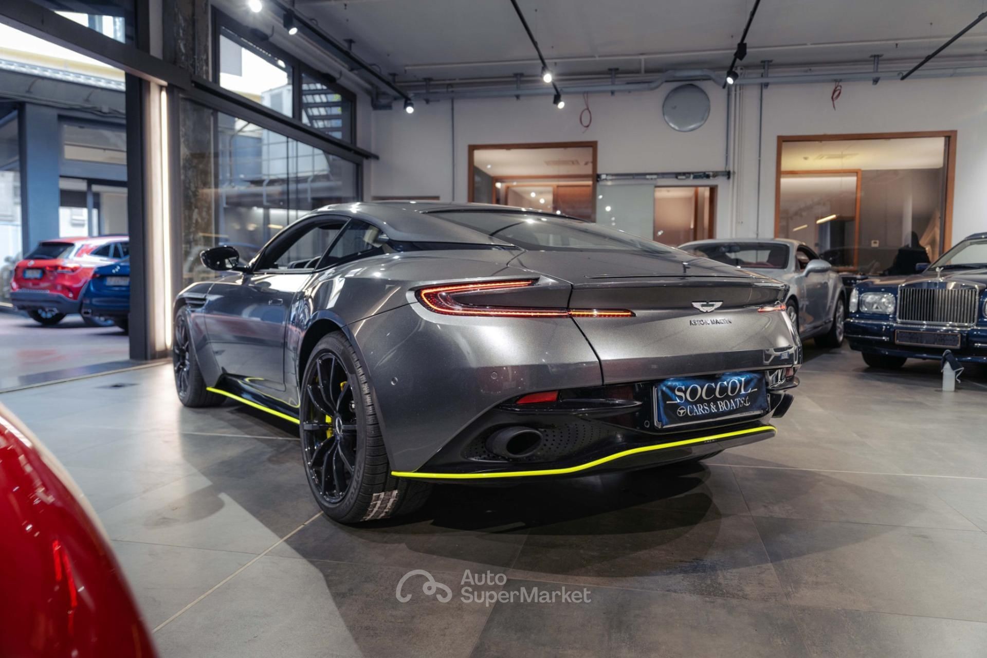 Aston Martin DB11