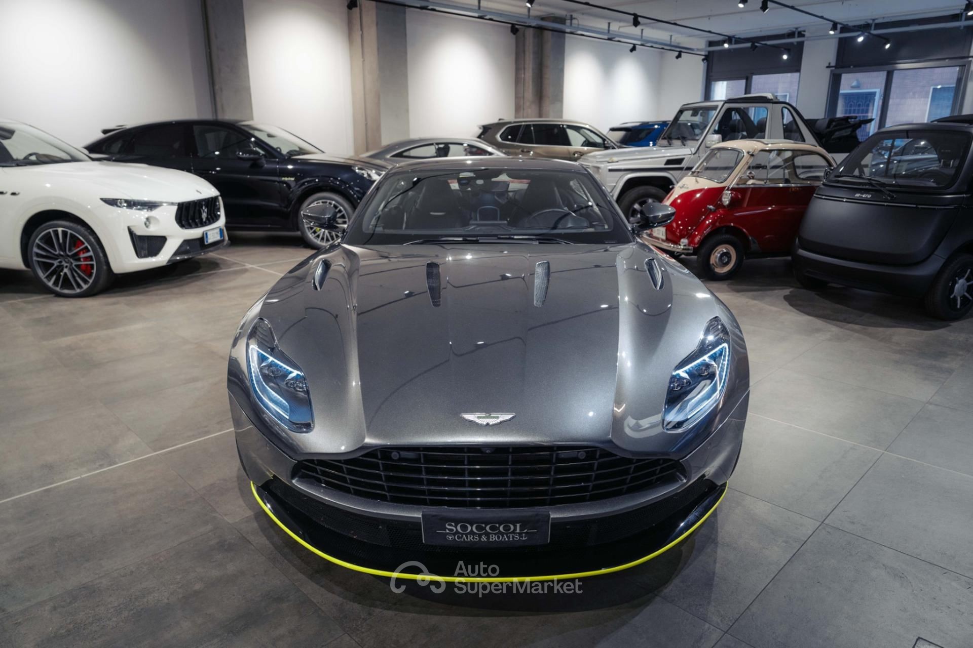 Aston Martin DB11