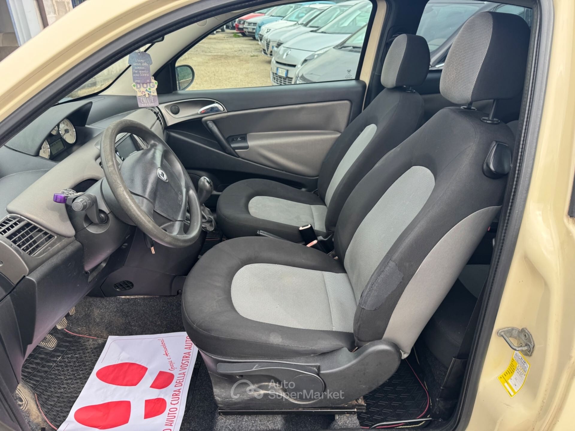 Lancia Ypsilon