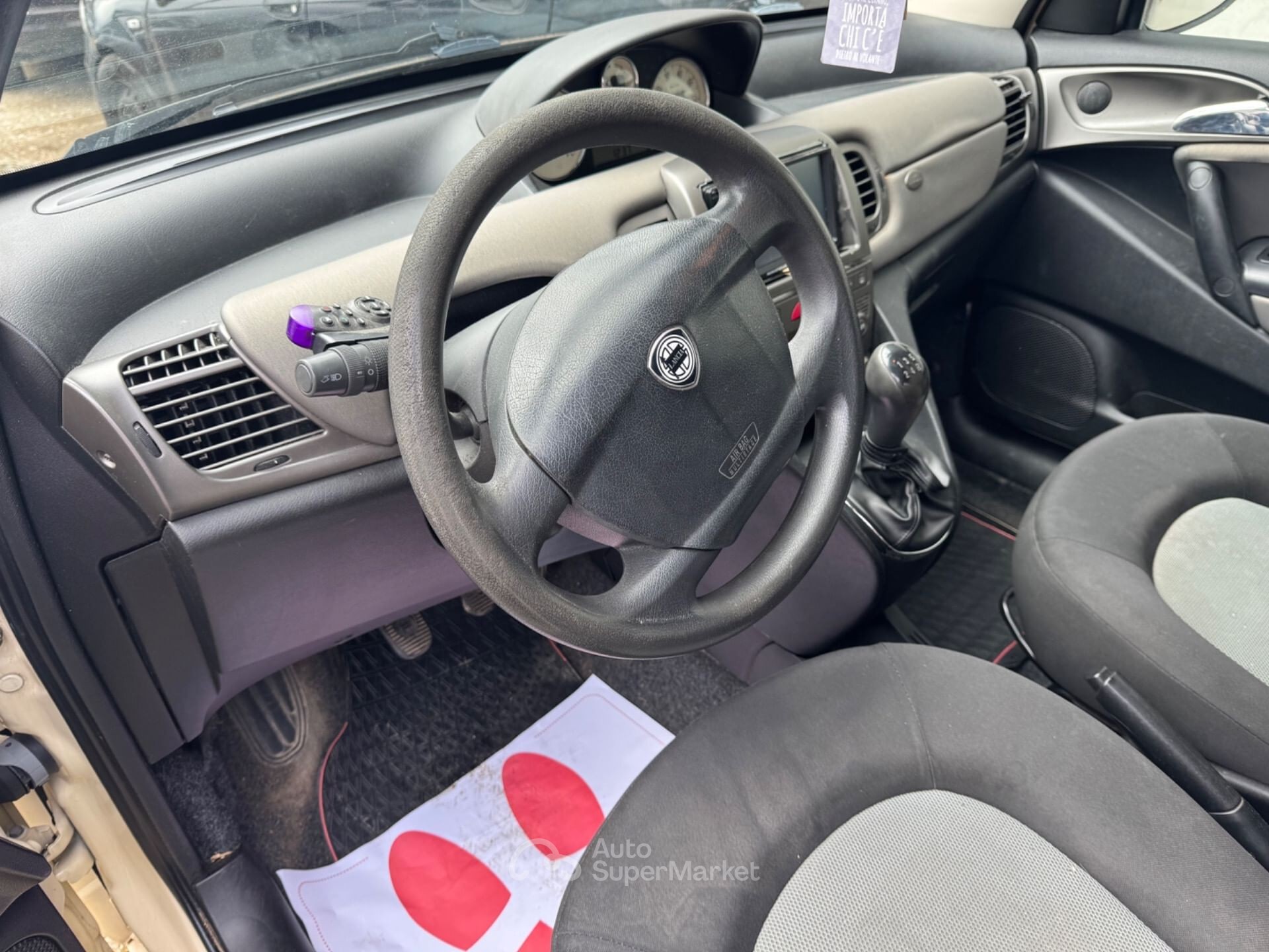 Lancia Ypsilon