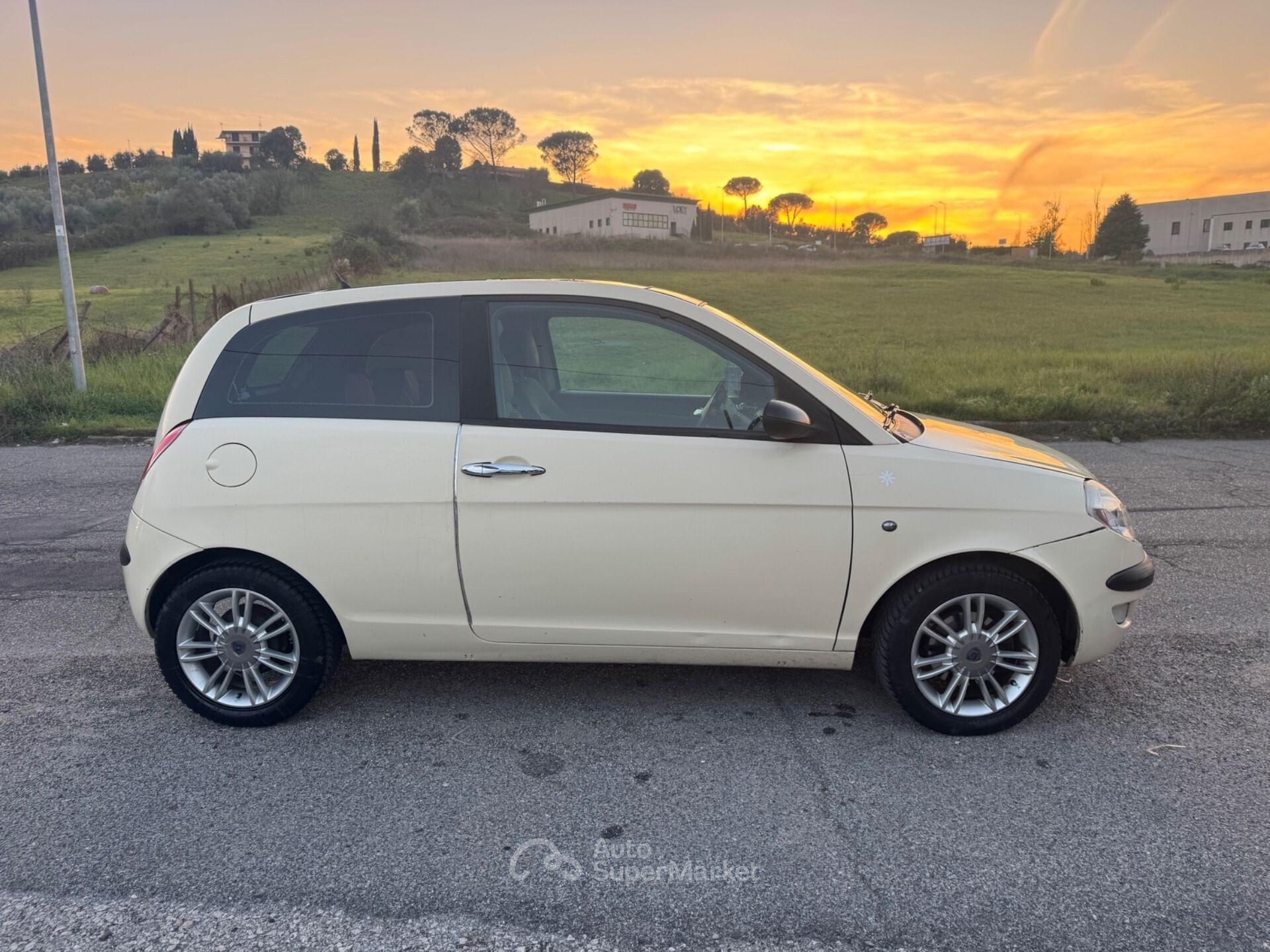 Lancia Ypsilon