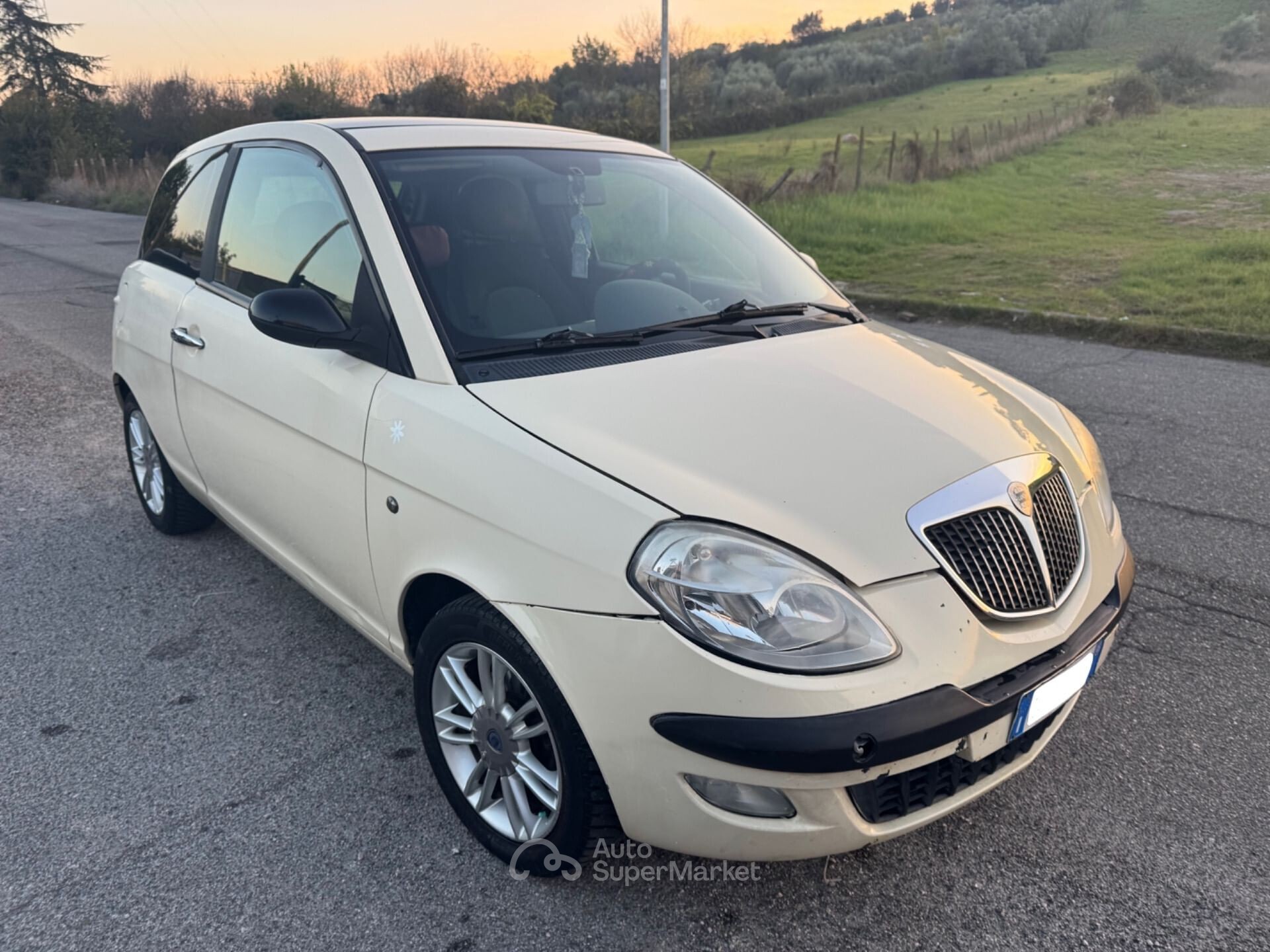 Lancia Ypsilon