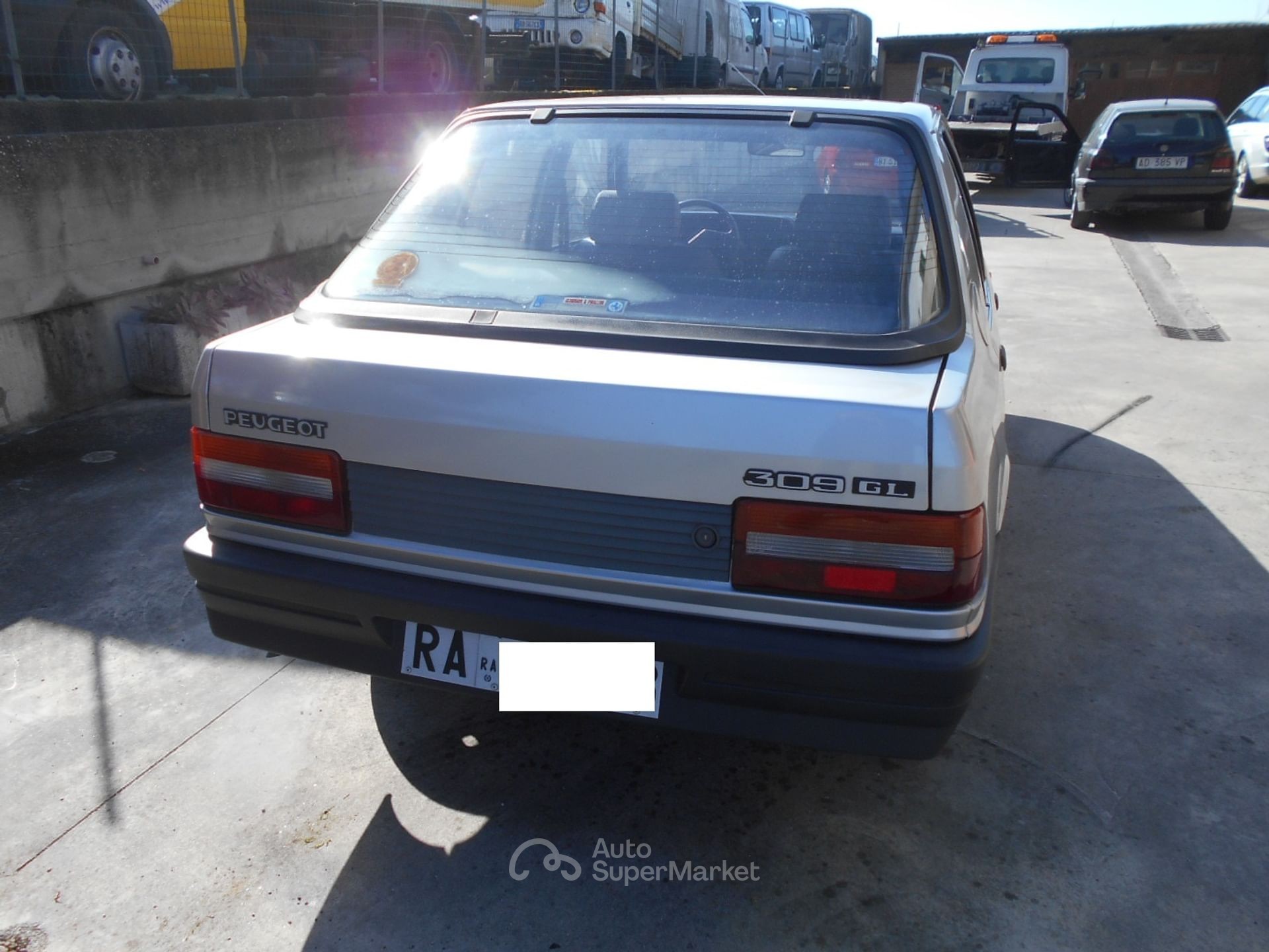 Peugeot 309
