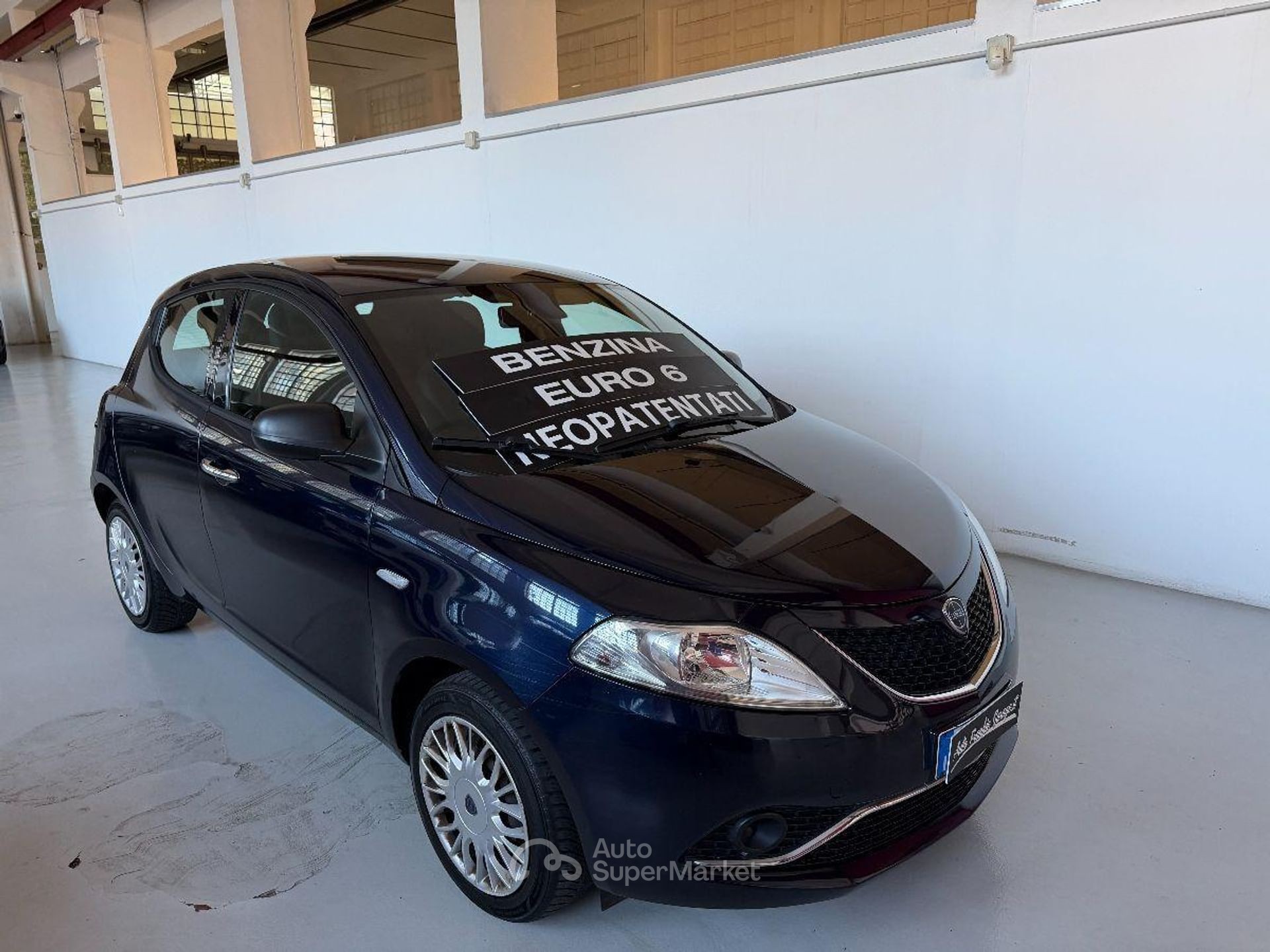 Lancia Ypsilon