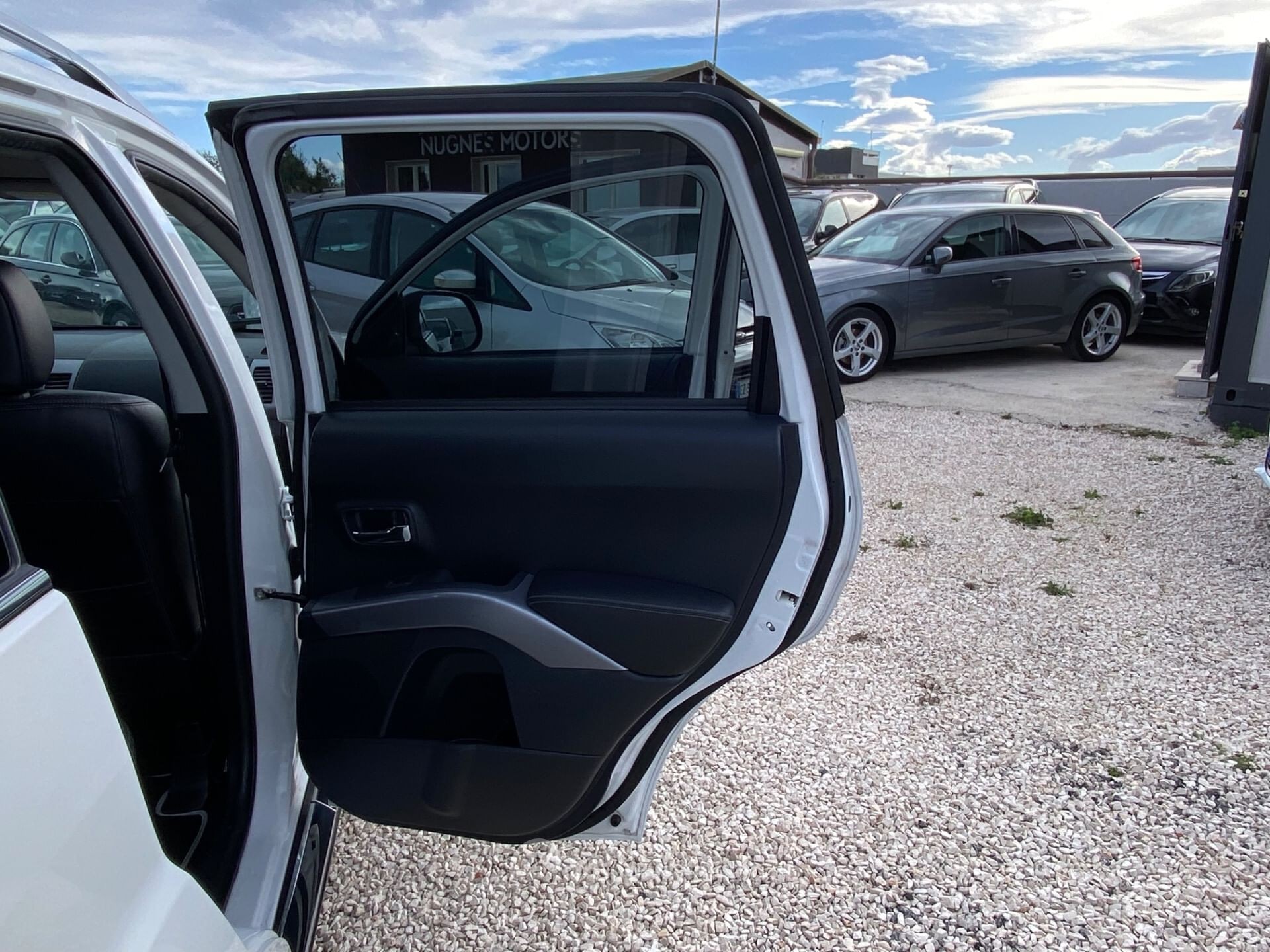 Peugeot 4007
