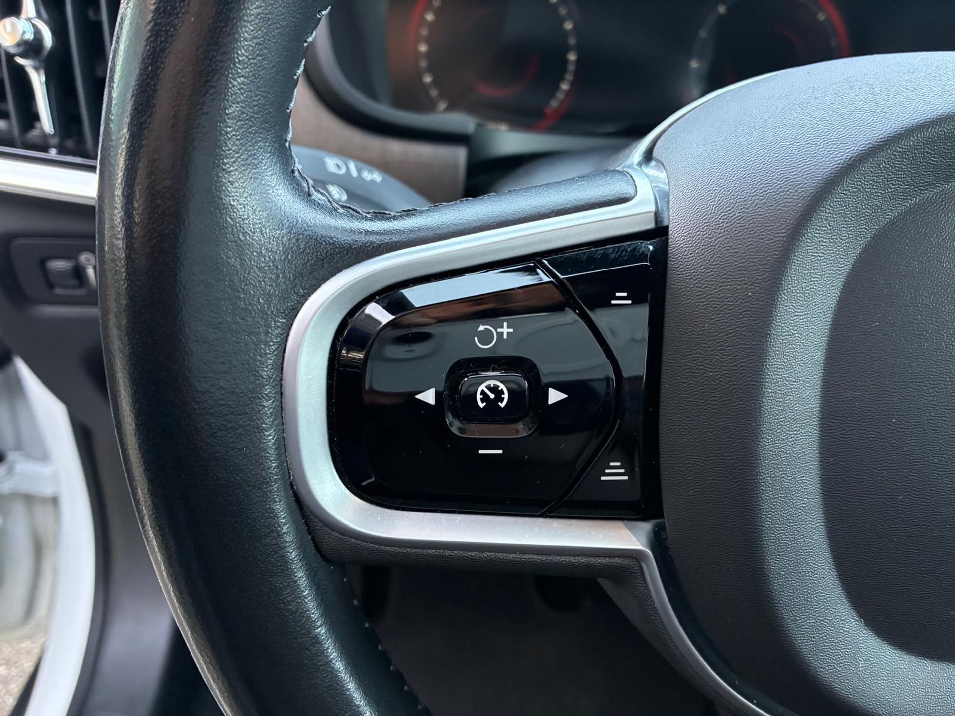 Volvo V90 Cross Country