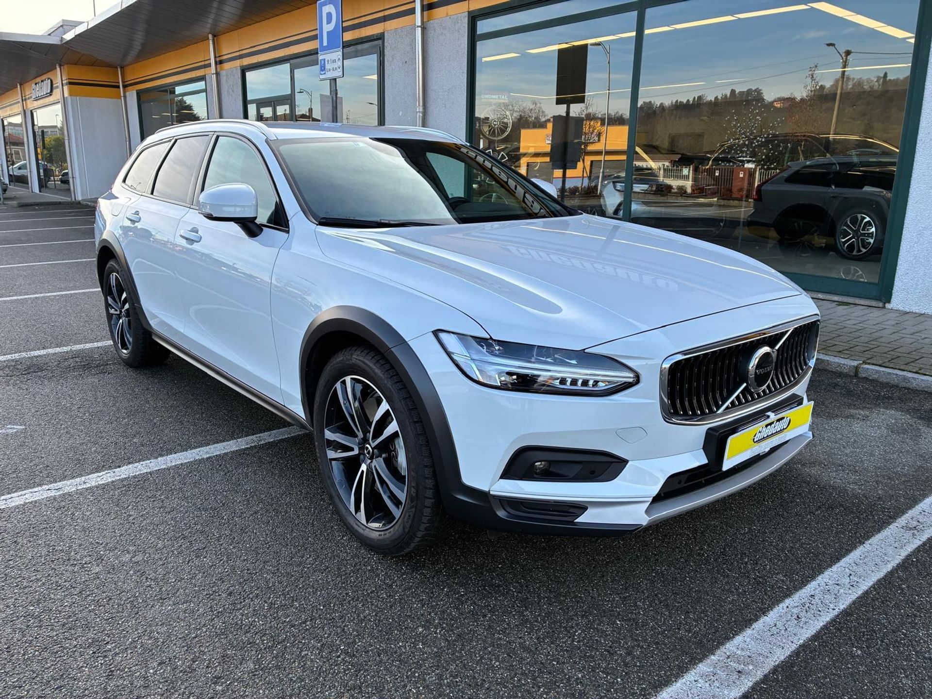 Volvo V90 Cross Country