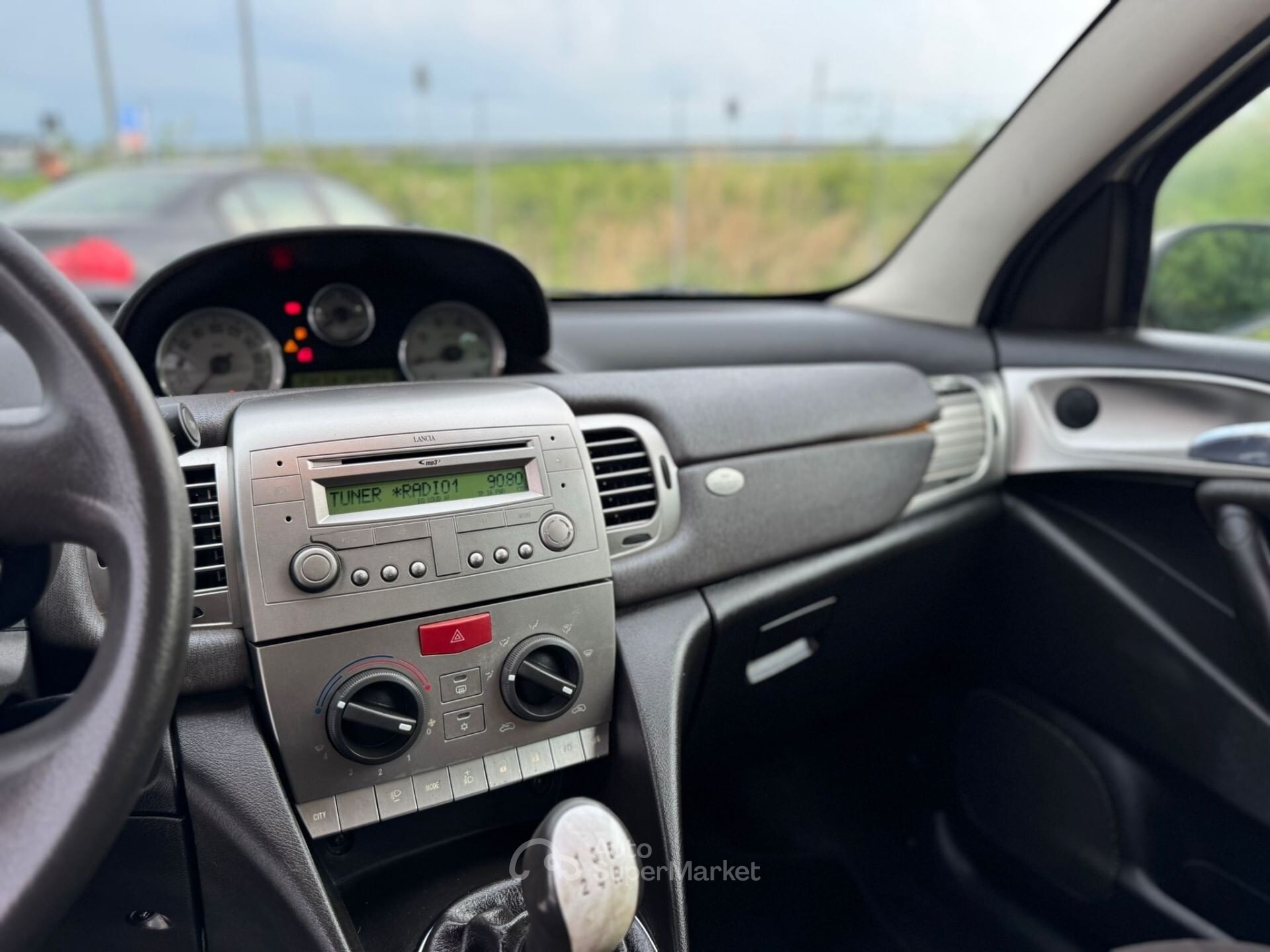 Lancia Ypsilon
