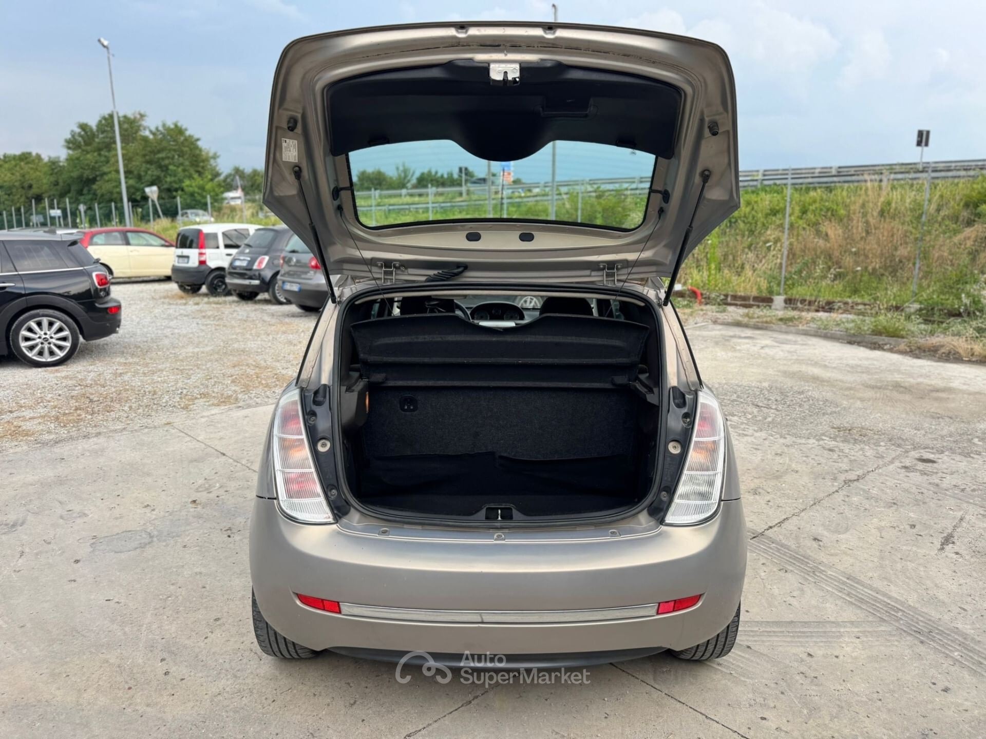 Lancia Ypsilon