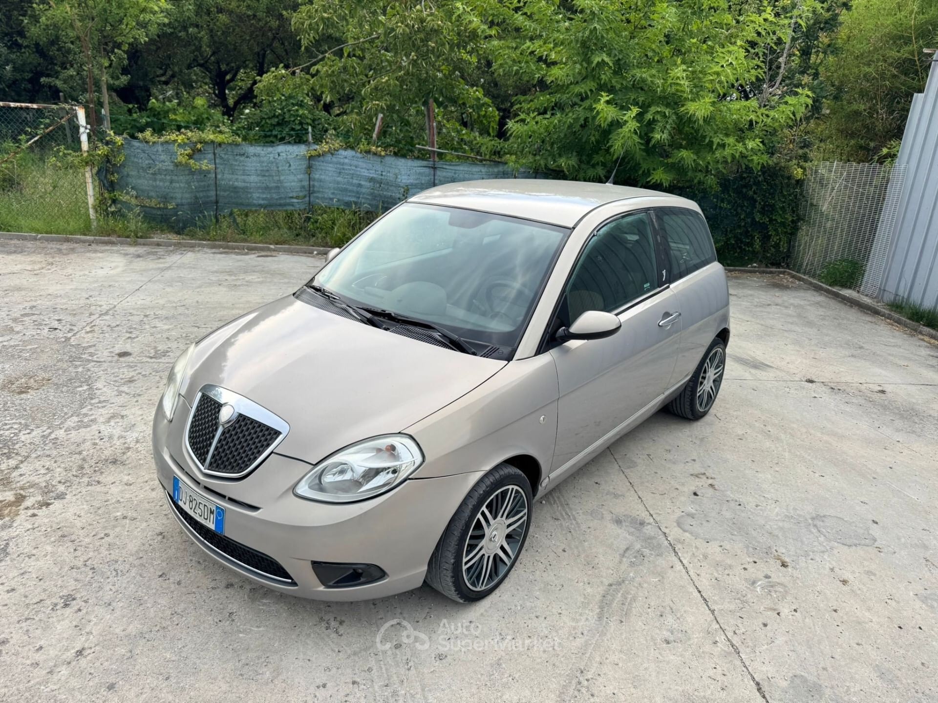 Lancia Ypsilon