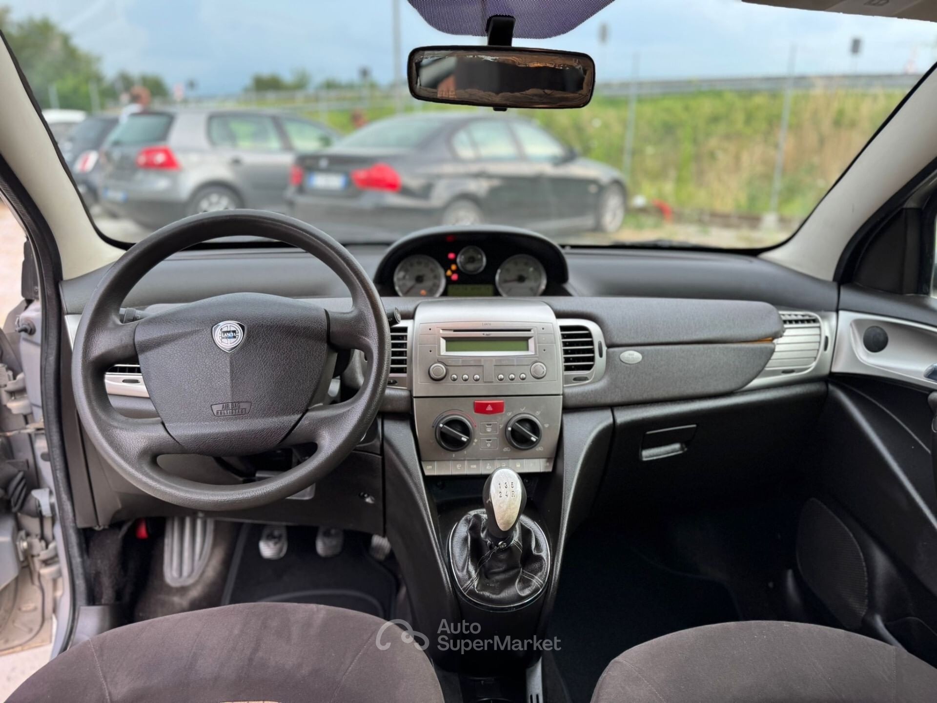 Lancia Ypsilon