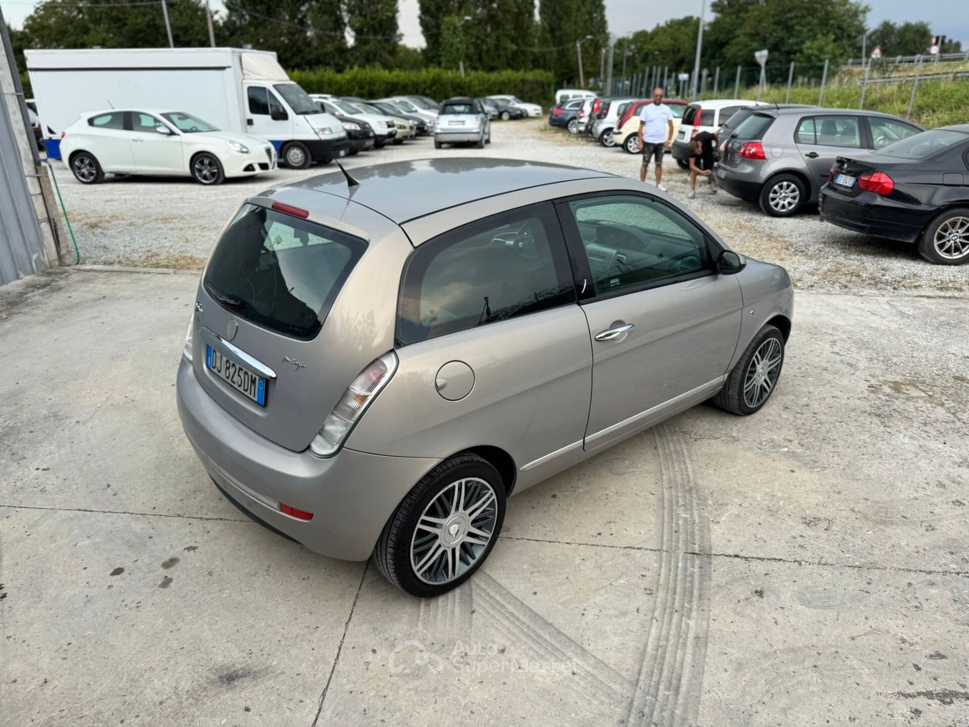 Lancia Ypsilon