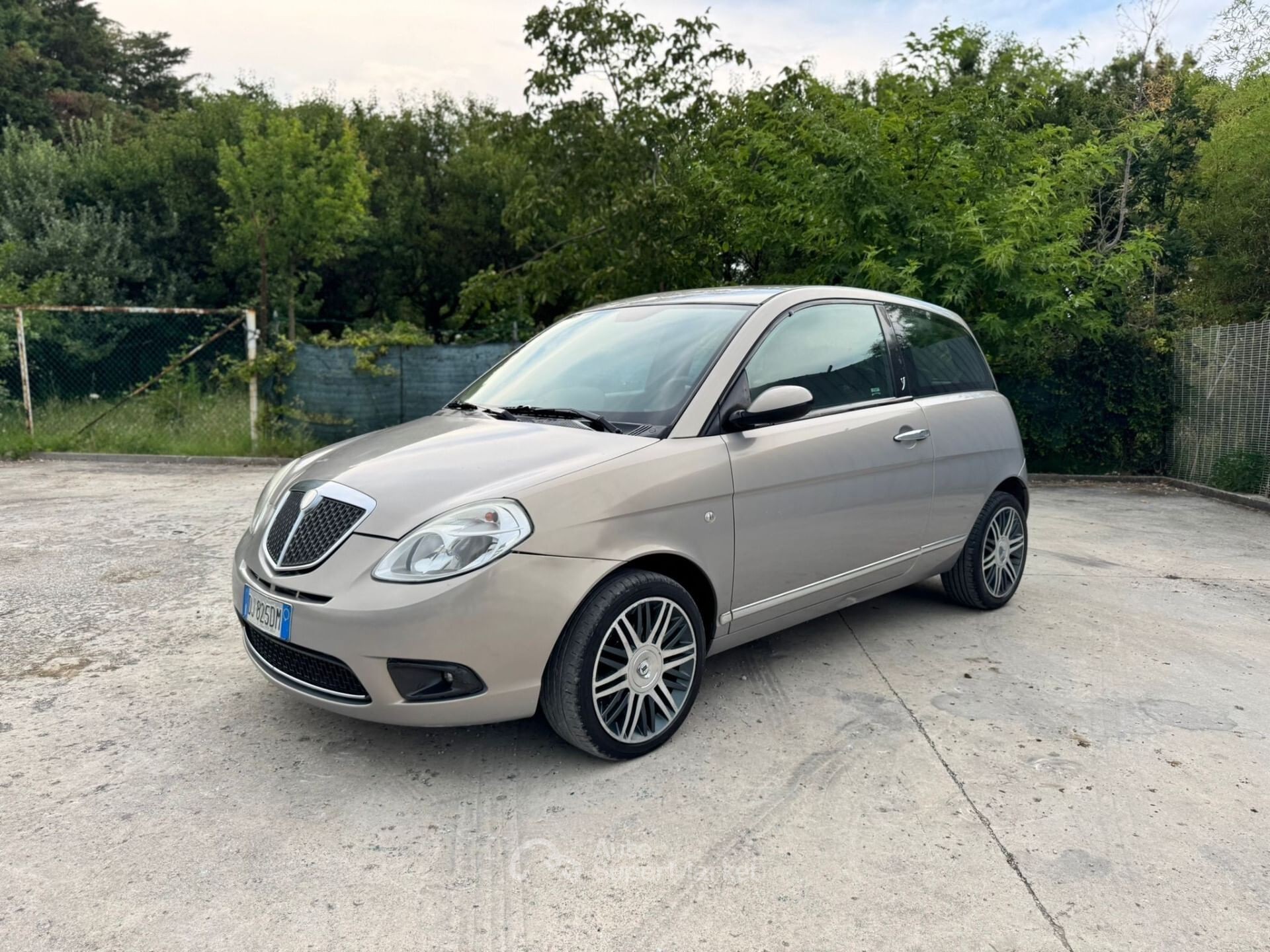 Lancia Ypsilon