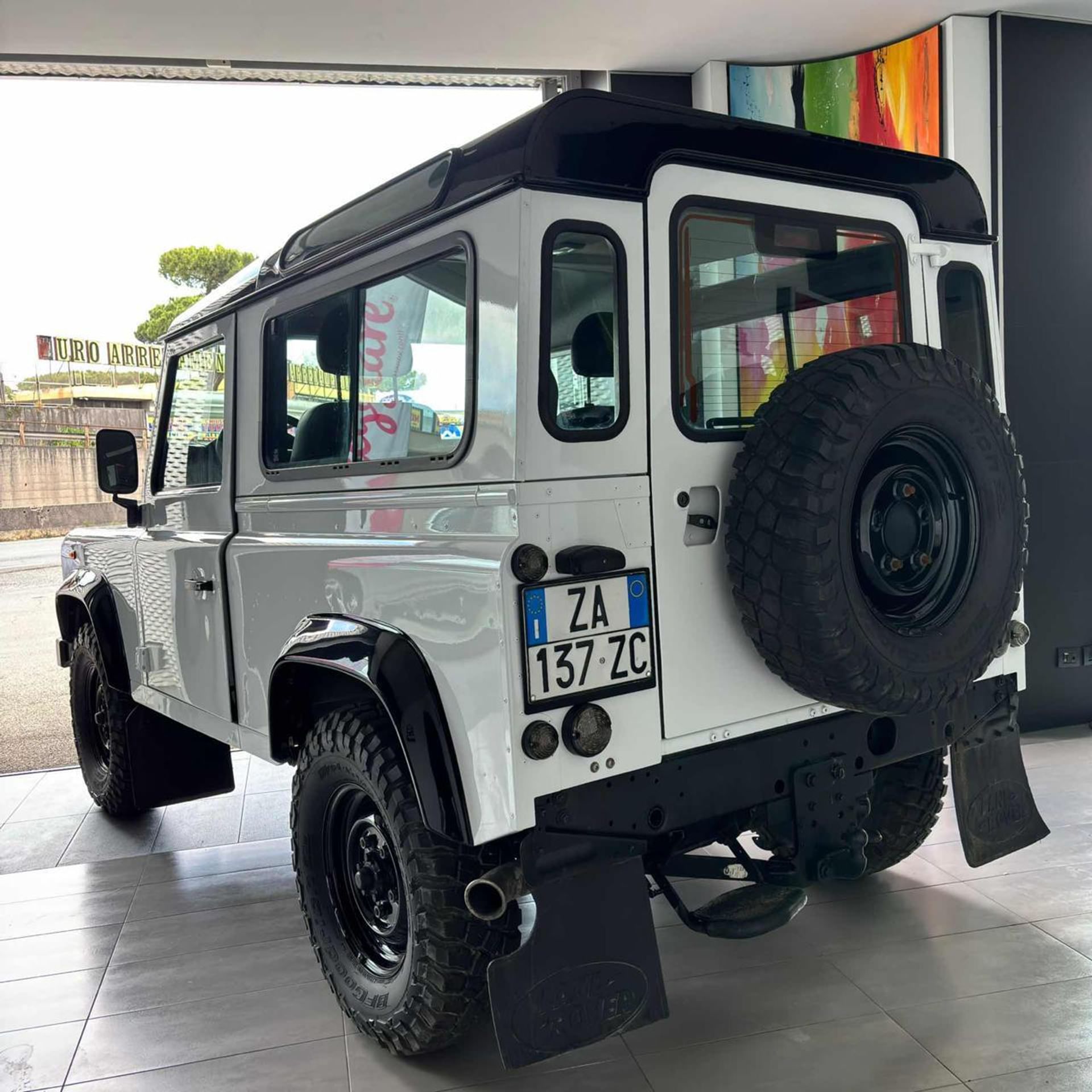 Land Rover Defender