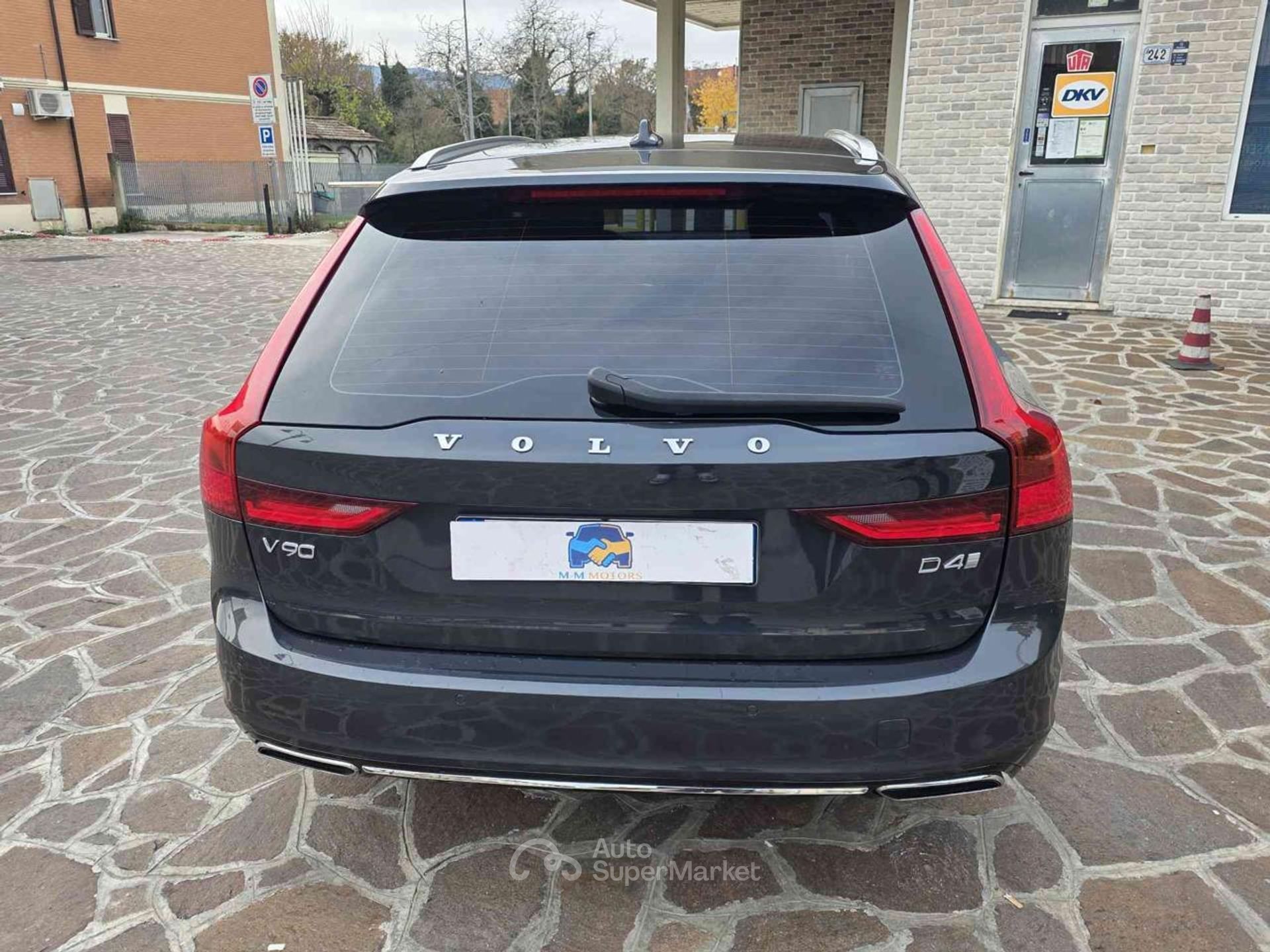 Volvo V90