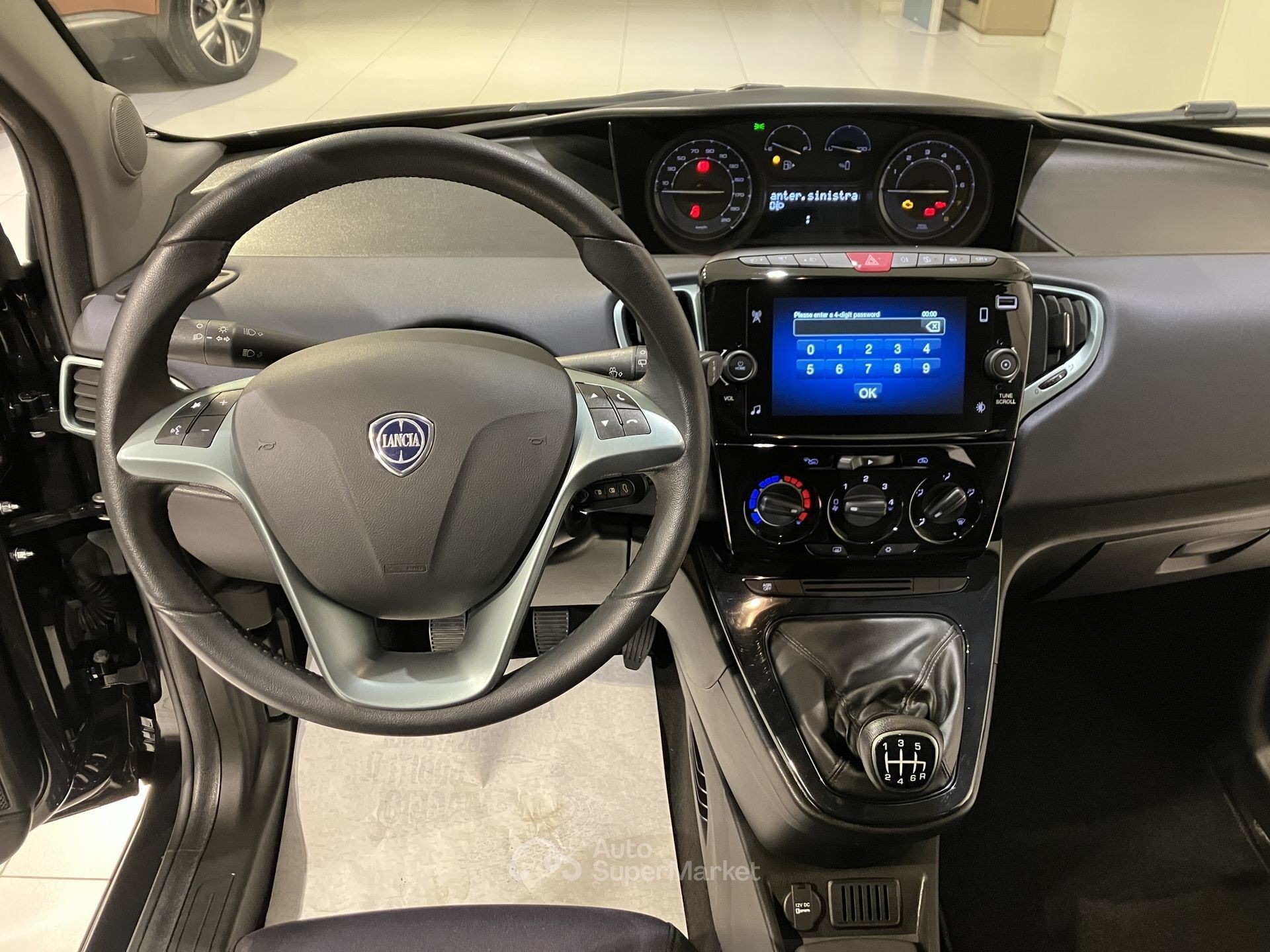 Lancia Ypsilon