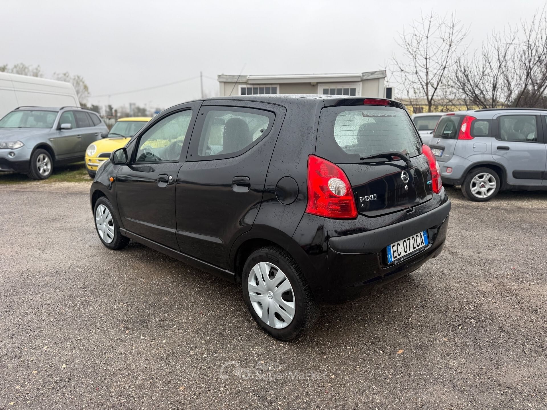 Nissan Pixo