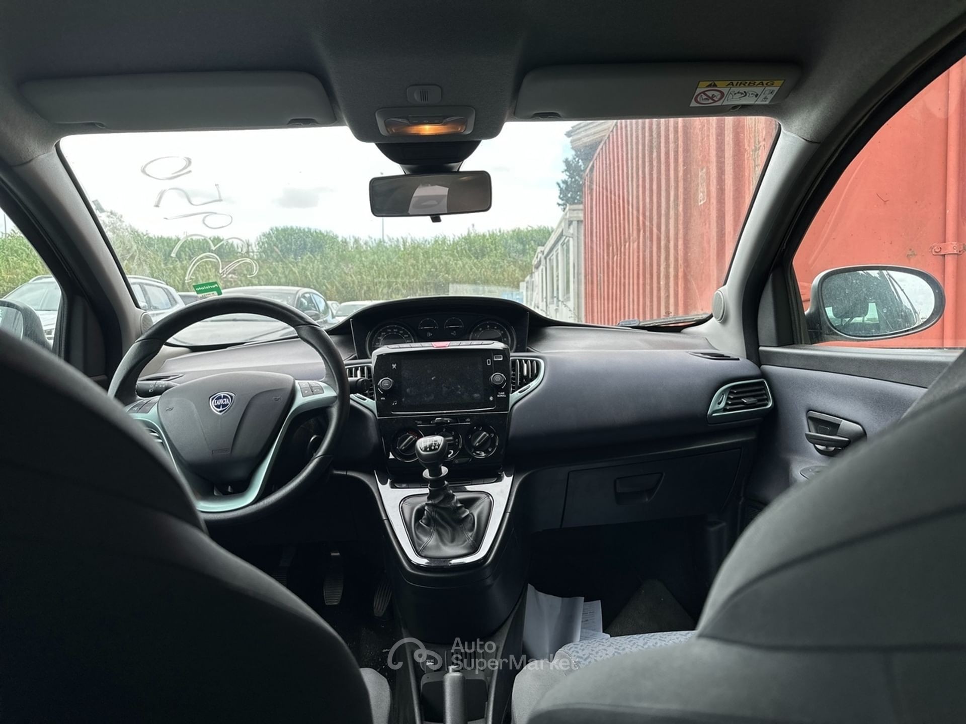 Lancia Ypsilon