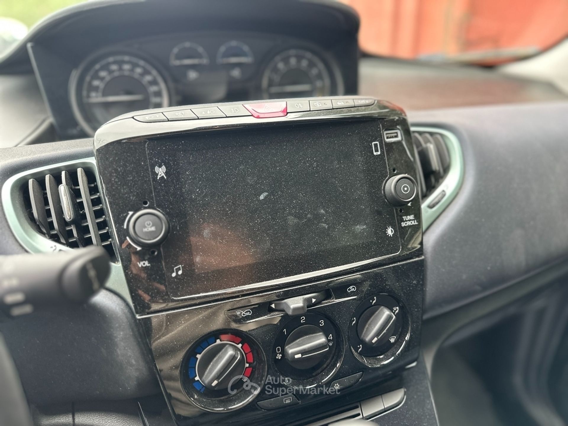 Lancia Ypsilon