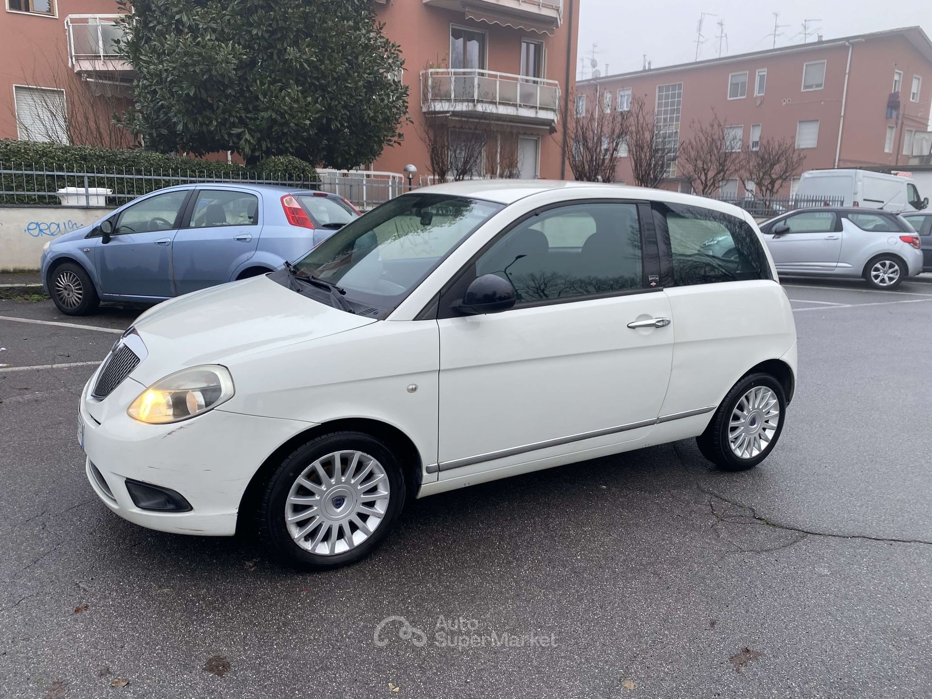 Lancia Ypsilon