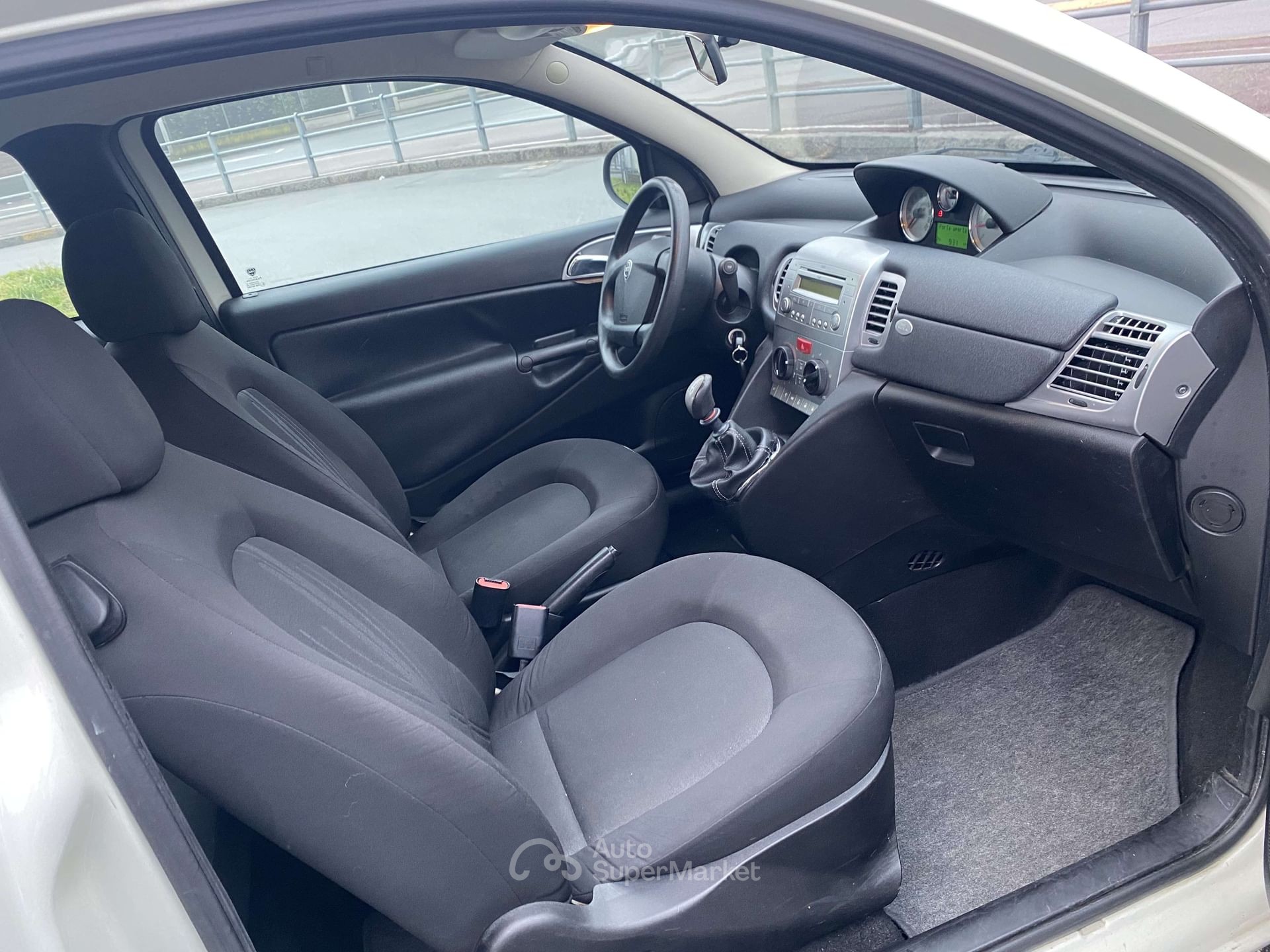 Lancia Ypsilon