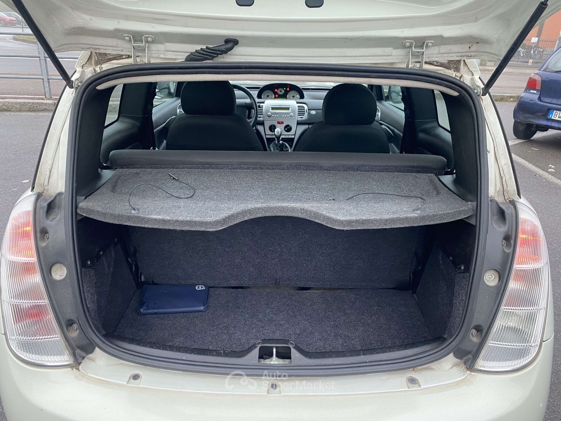 Lancia Ypsilon