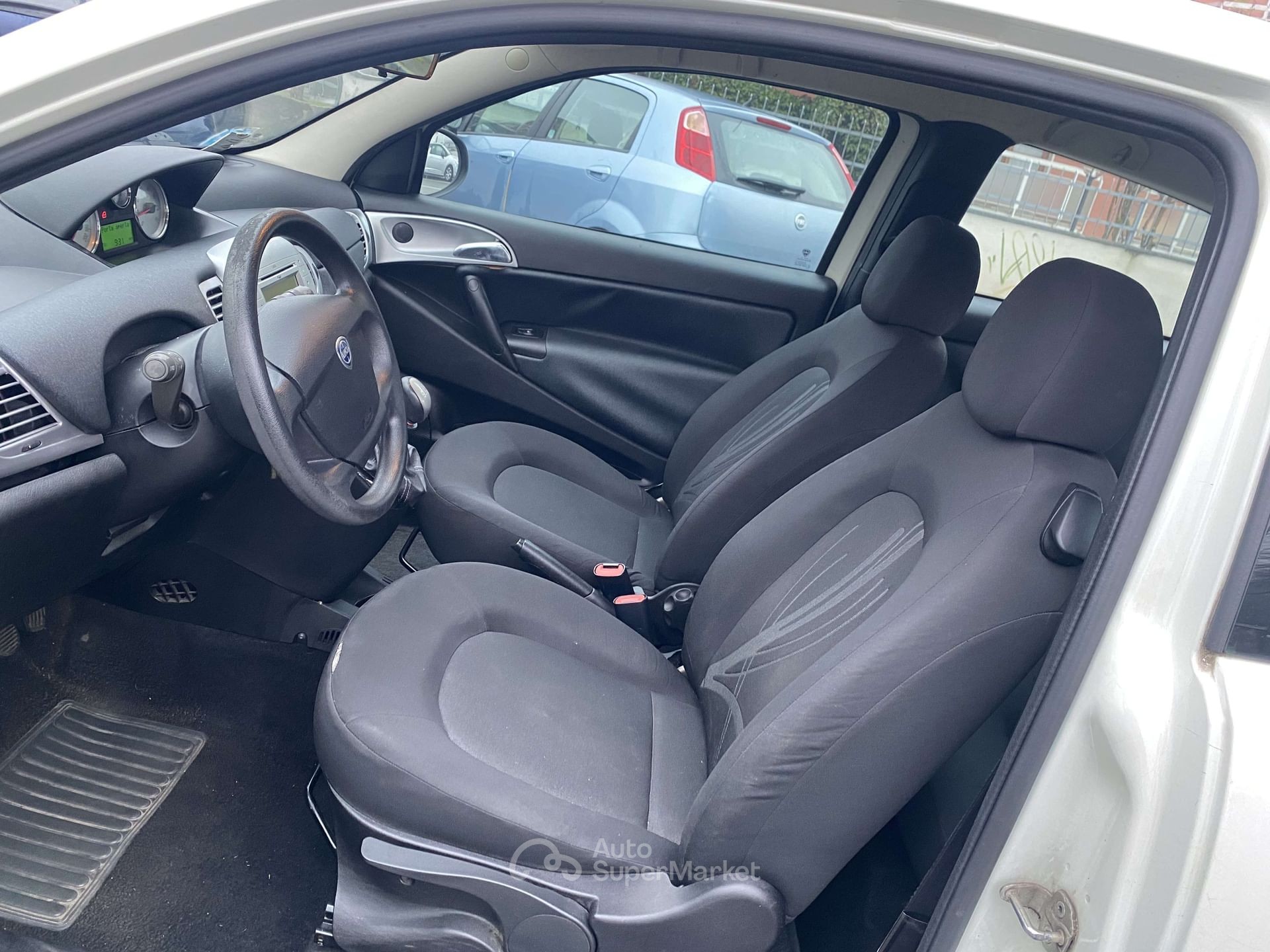Lancia Ypsilon