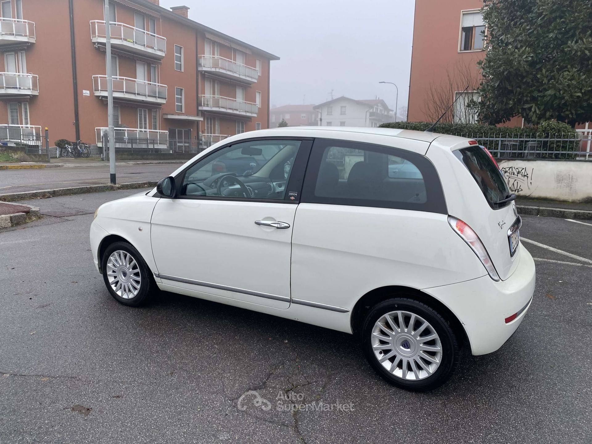 Lancia Ypsilon