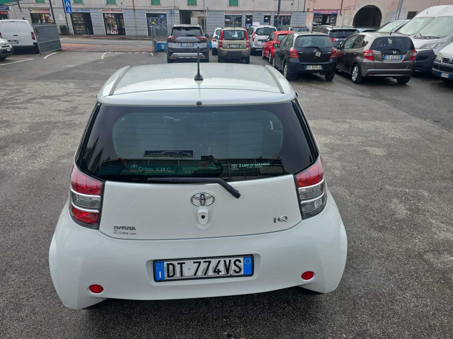 Toyota iQ