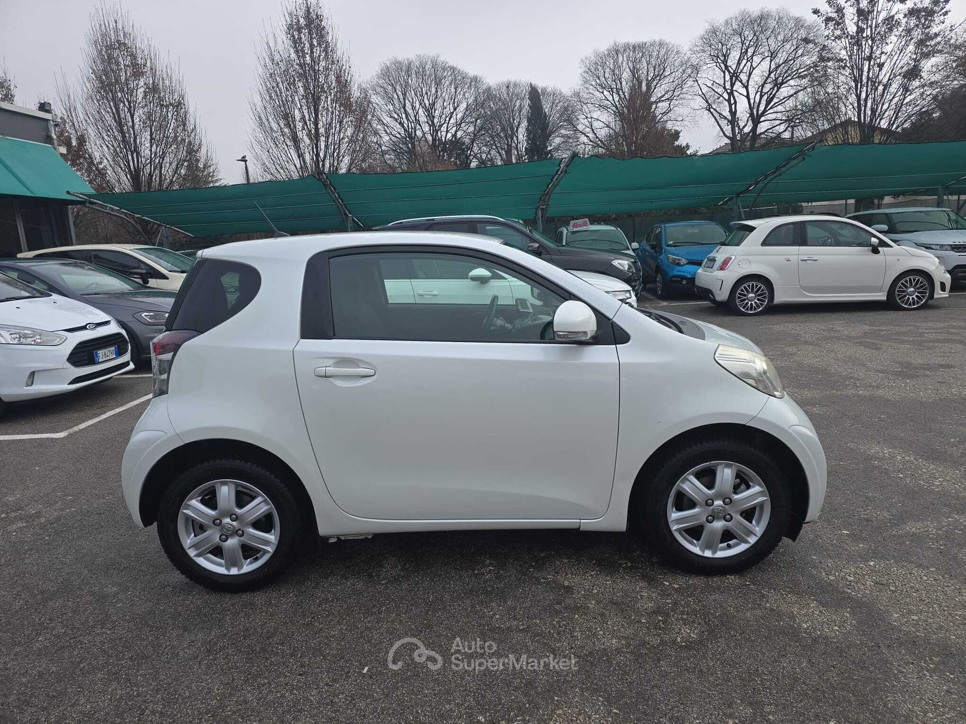 Toyota iQ