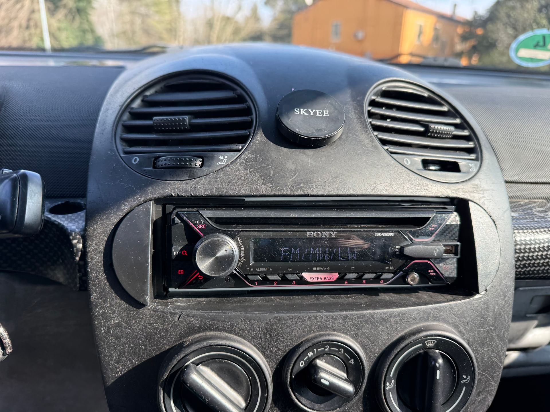 Volkswagen New Beetle