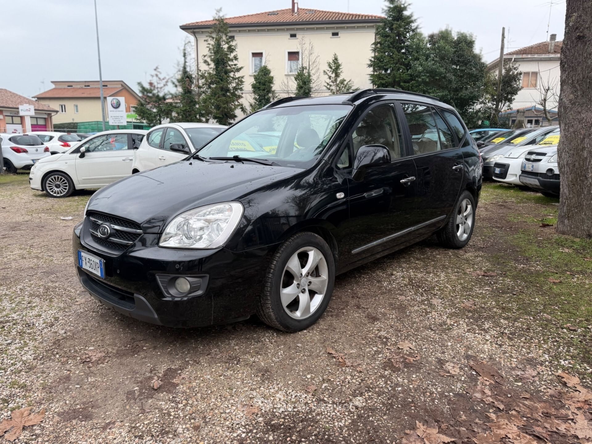 Kia Carens
