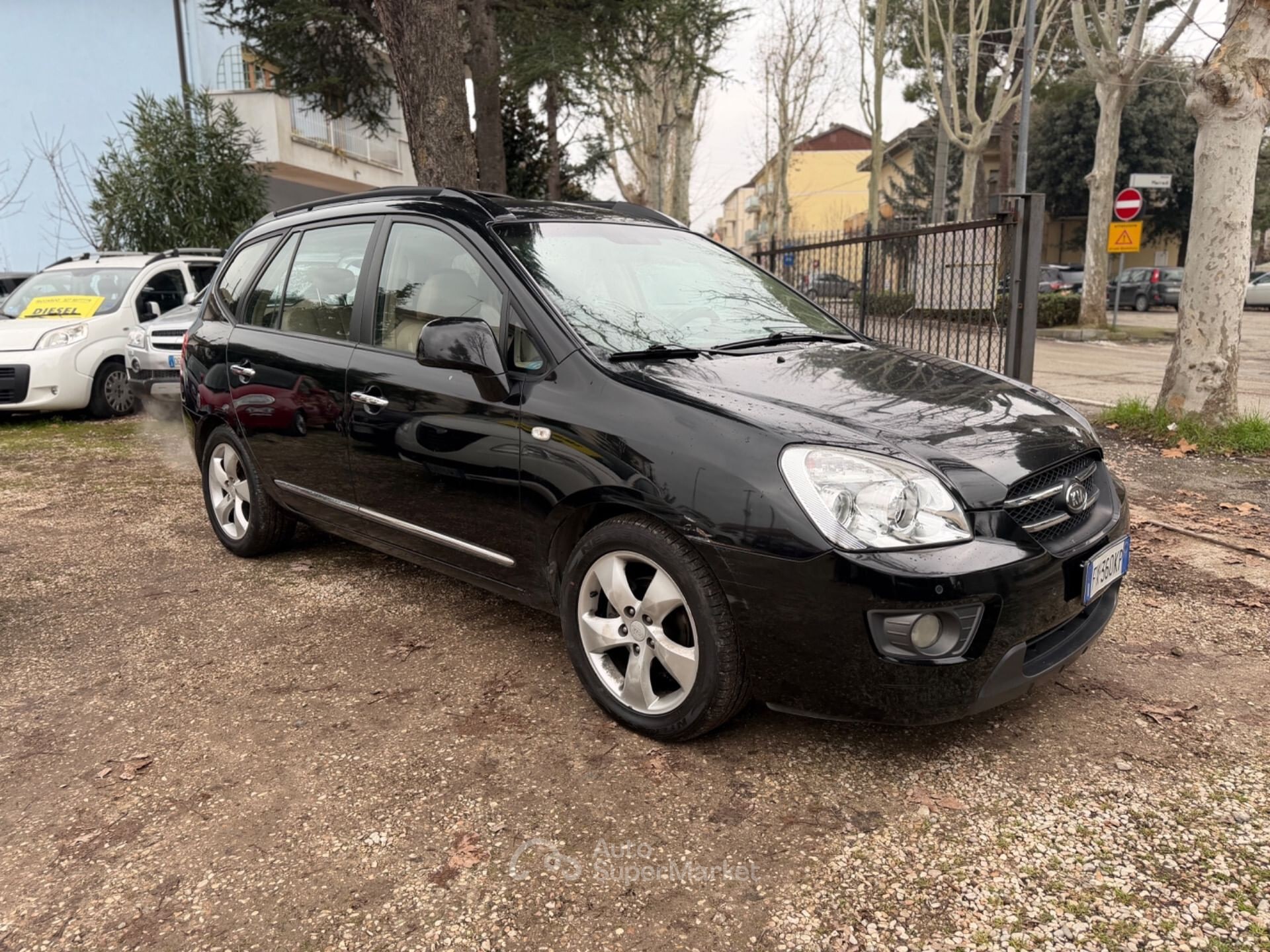 Kia Carens
