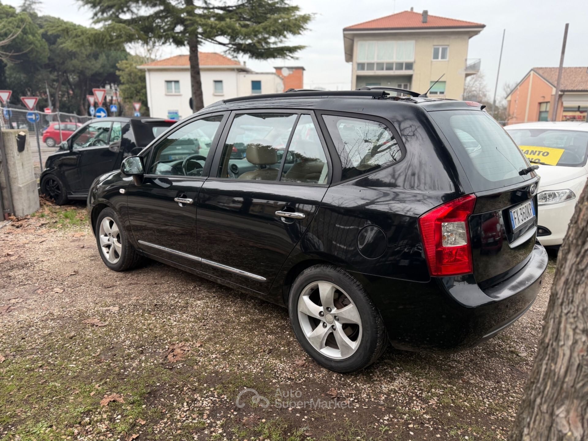 Kia Carens