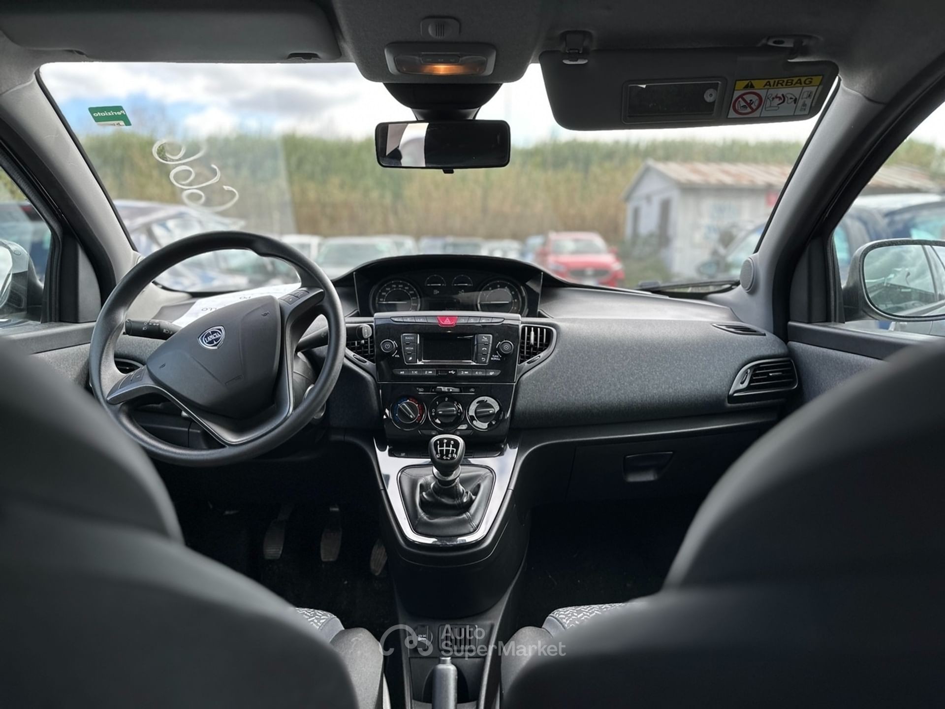 Lancia Ypsilon