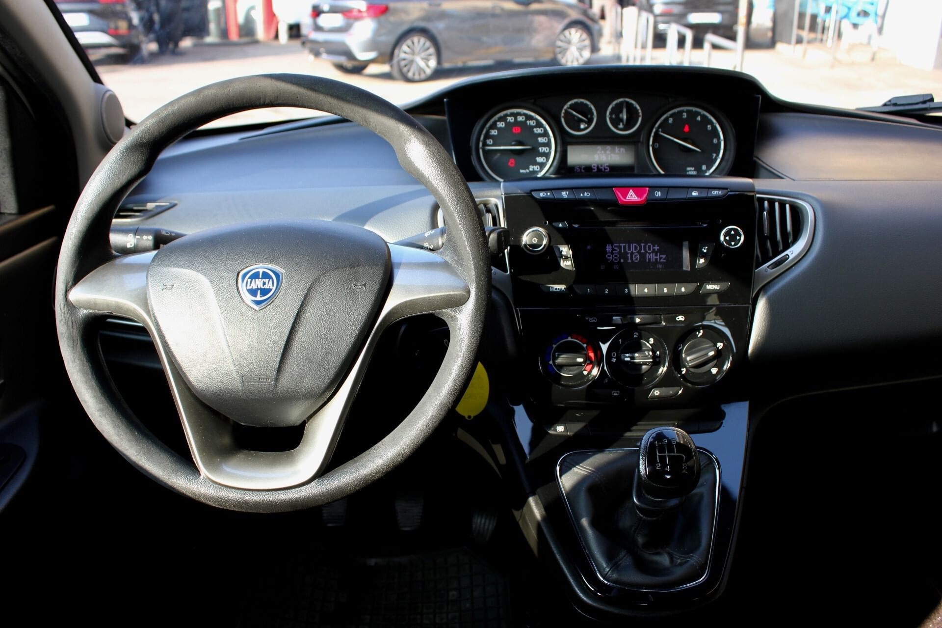 Lancia Ypsilon