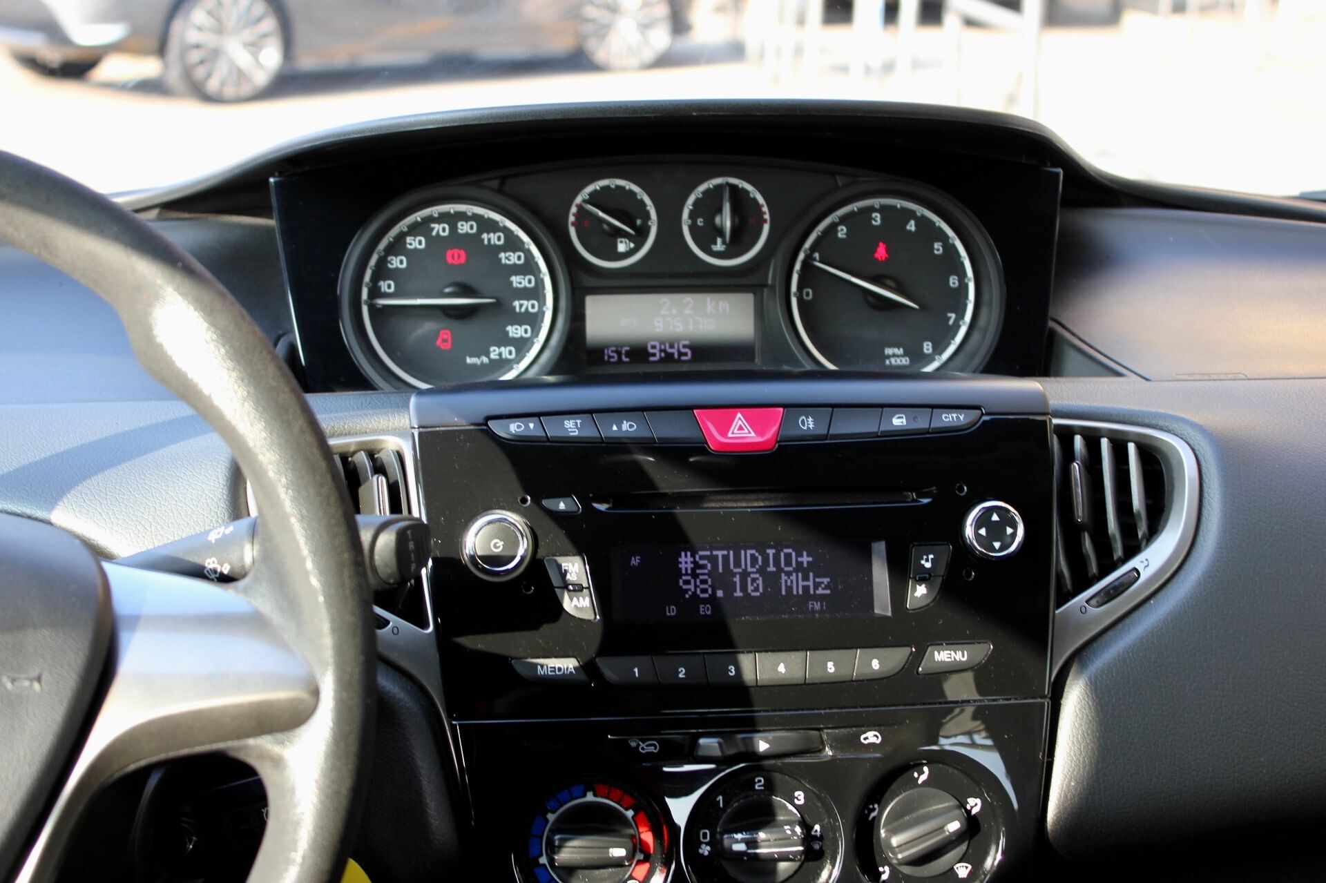 Lancia Ypsilon