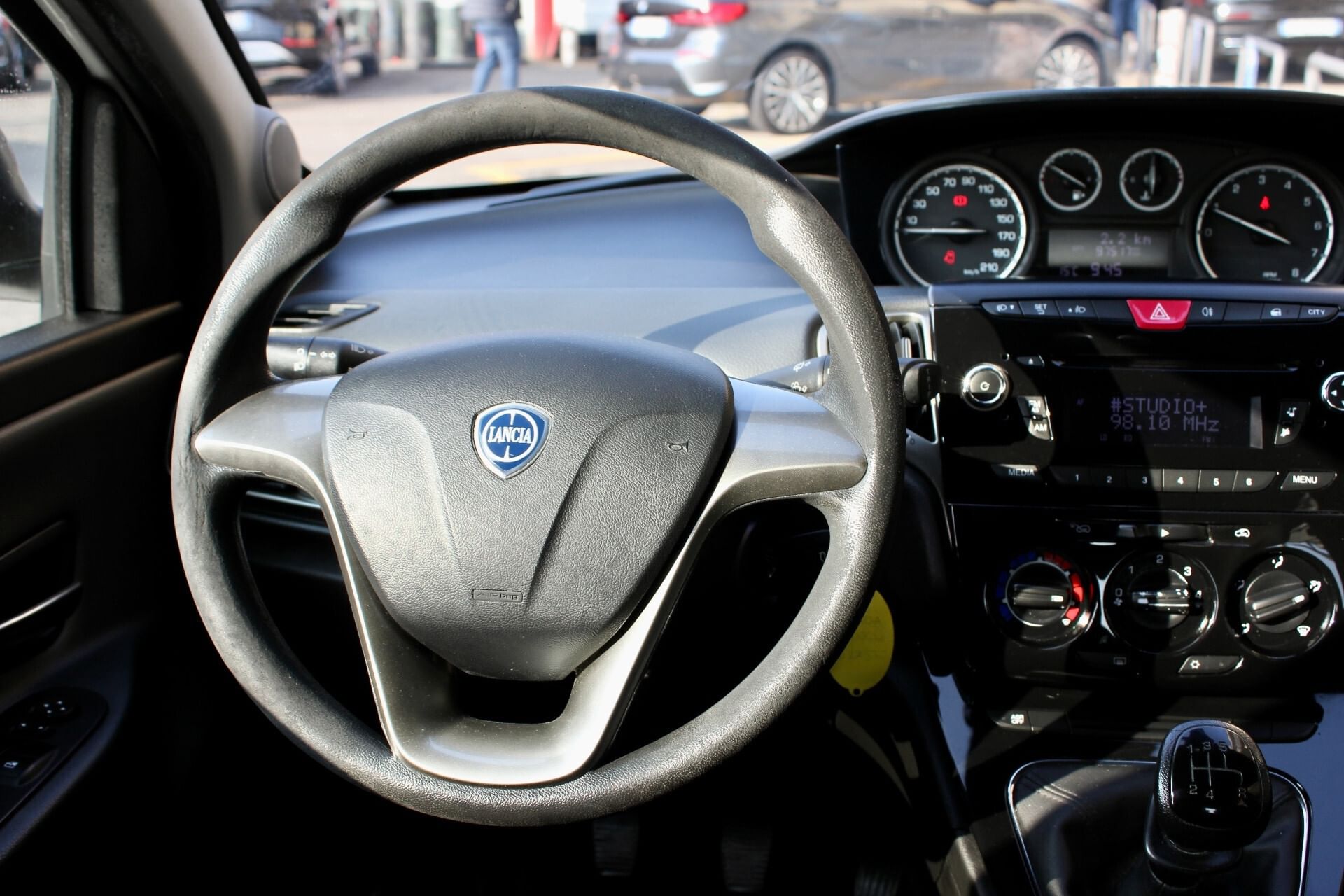 Lancia Ypsilon